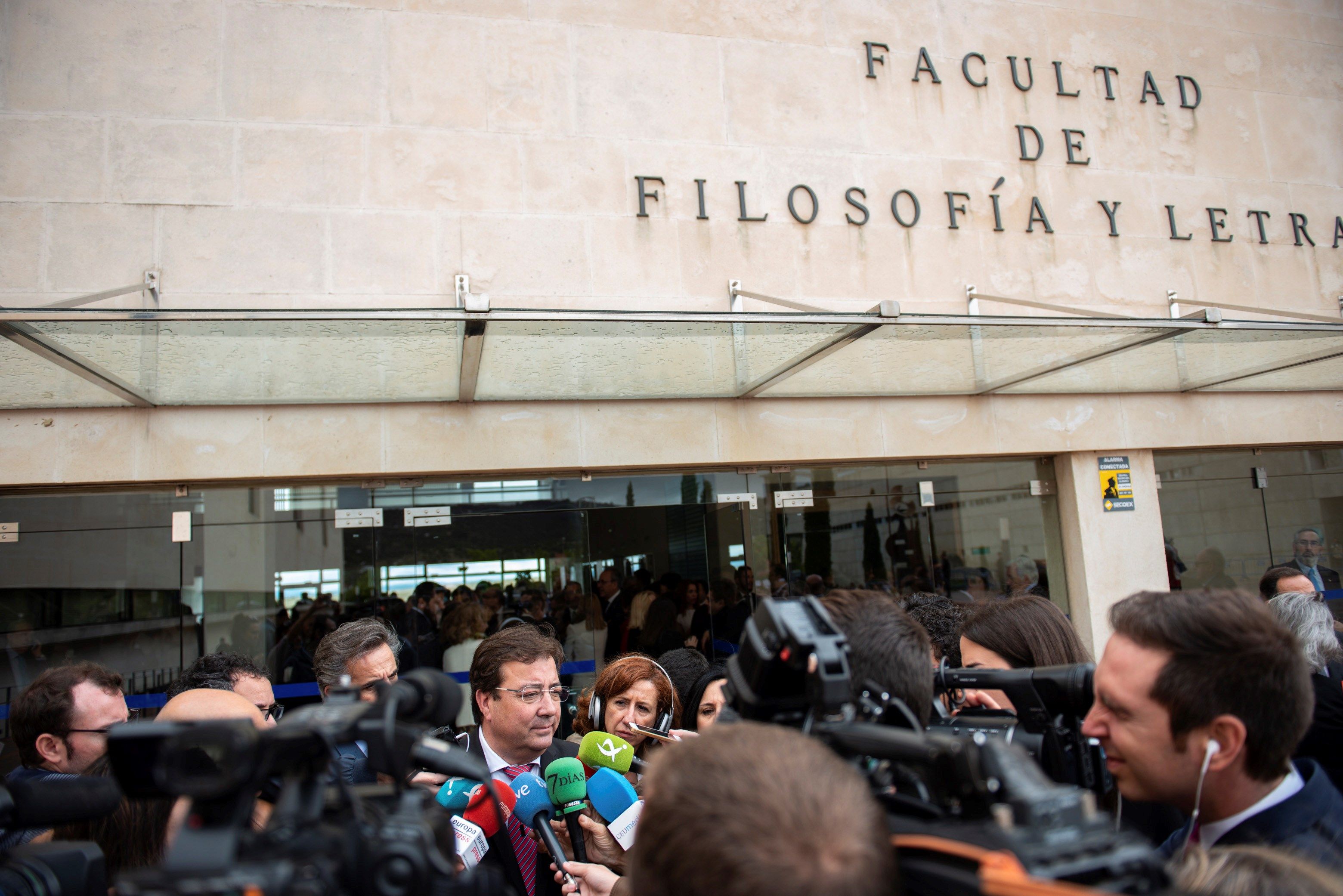 Felip VI suspèn una visita a Extremadura per protestes d'estudiants