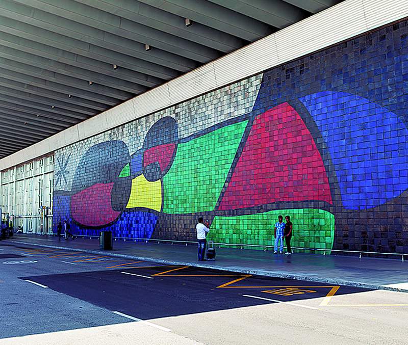 Mural de Joan Miró a la T2 (Fundació Joan Miró)