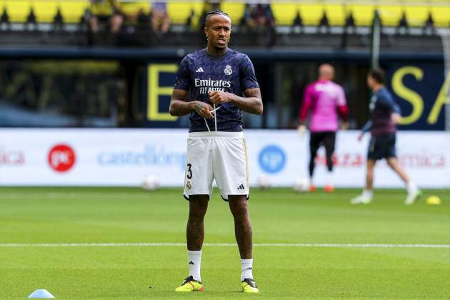 Éder Militao durante el calentamiento del Villarreal - Real Madrid / Foto: Europa Press Éder Militao durante el calentamiento del Villarreal - Real Madrid / Foto: Europa Press