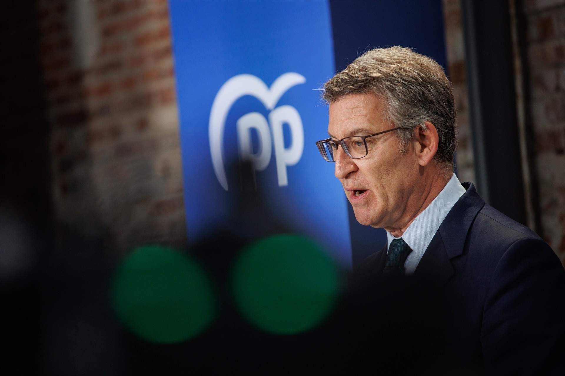 Feijóo fa un cop de volant i afirma ara que el PSC s’aliarà amb ERC perquè Illa sigui president