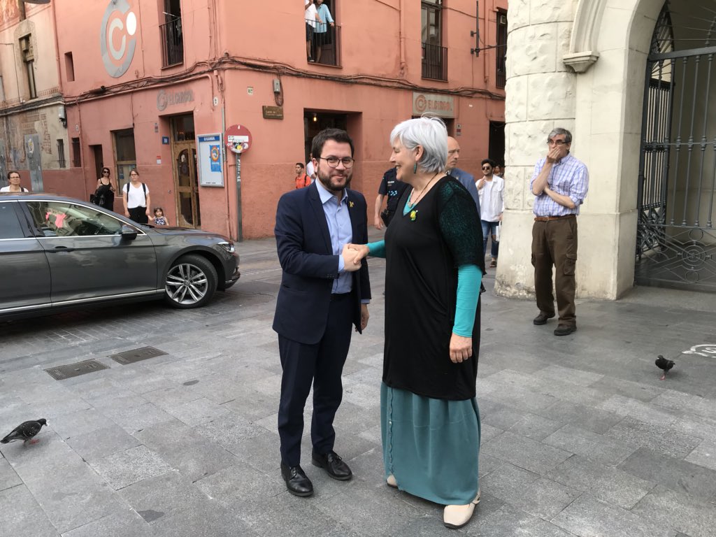 Aragonés escoge Badalona para su primera visita institucional