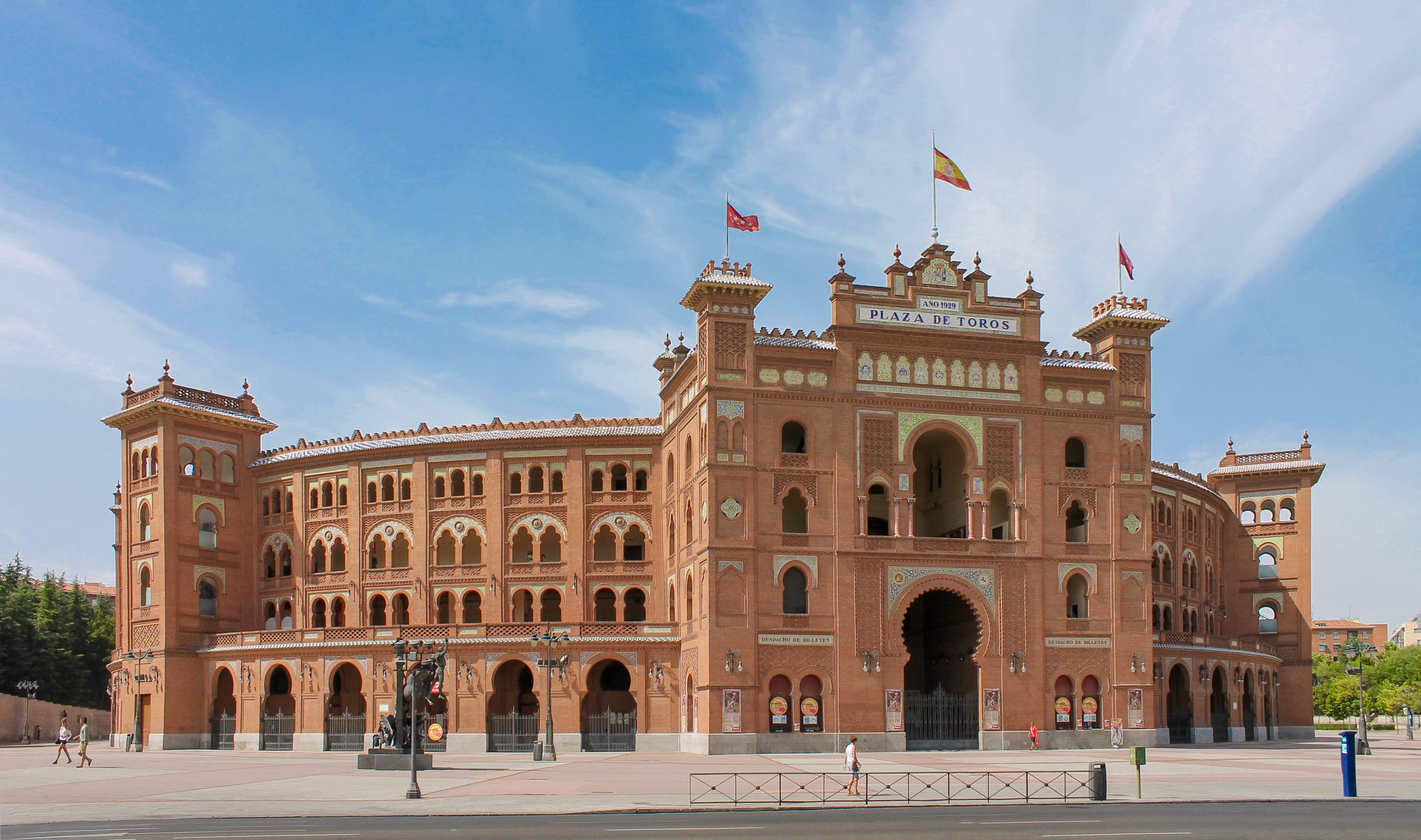 Cánticos franquistas y loas a Hitler en una fiesta en Las Ventas después de una corrida
