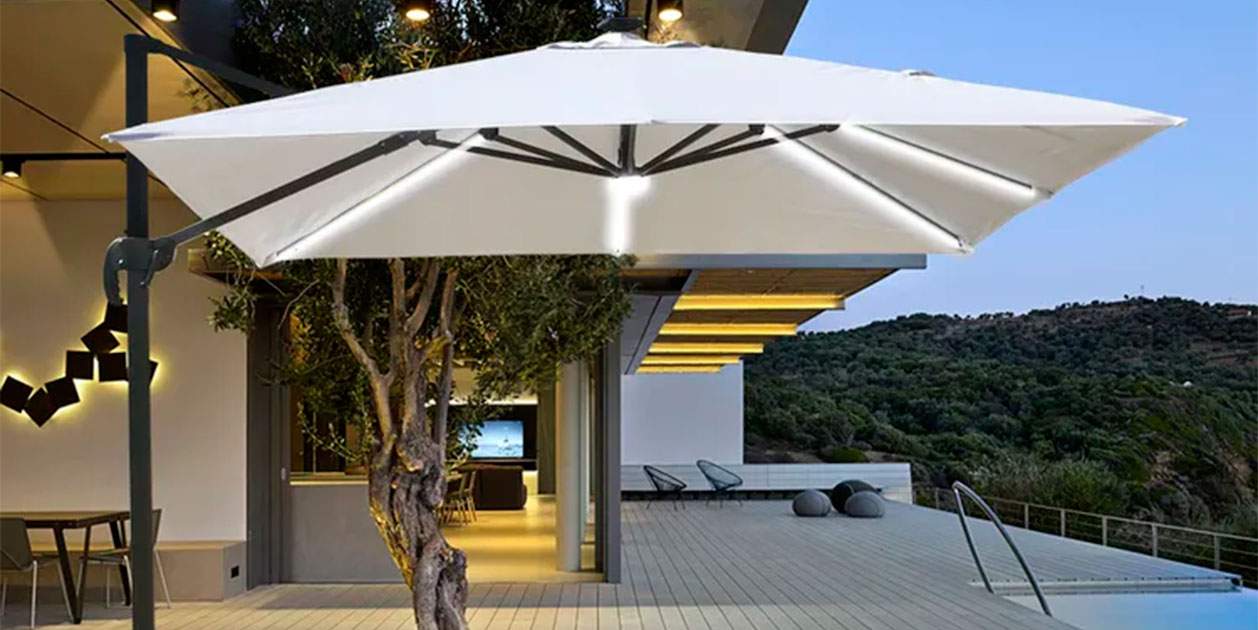 La sombrilla de los hoteles de 5 estrellas está en Leroy Merlin