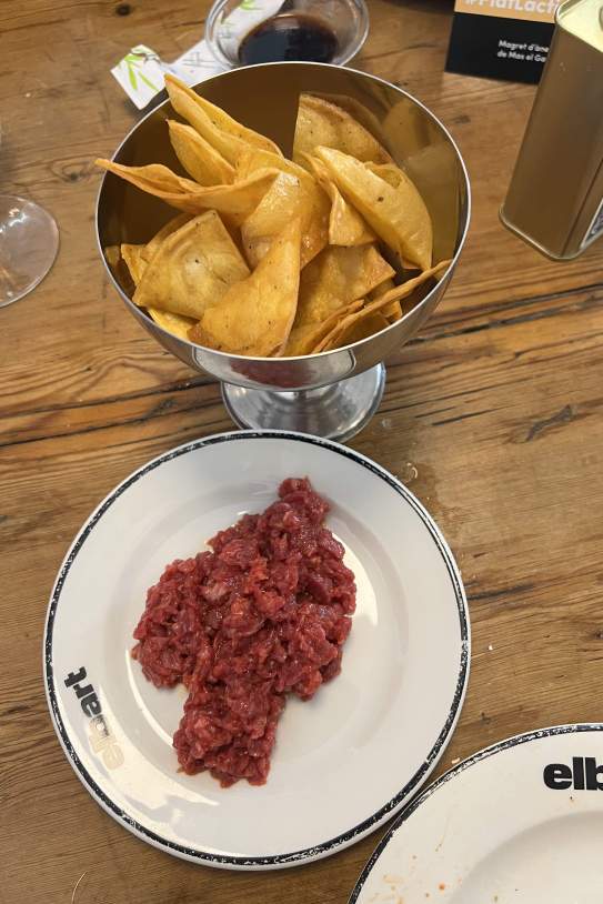 Steak tartar bar El Bart / Foto:– Rosa Molinero Trias Steak tartar bar El Bart / Foto:– Rosa Molinero Trias