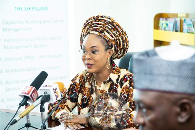 ministra nigeria kennedy ohanenye ministra nigeria kennedy ohanenye