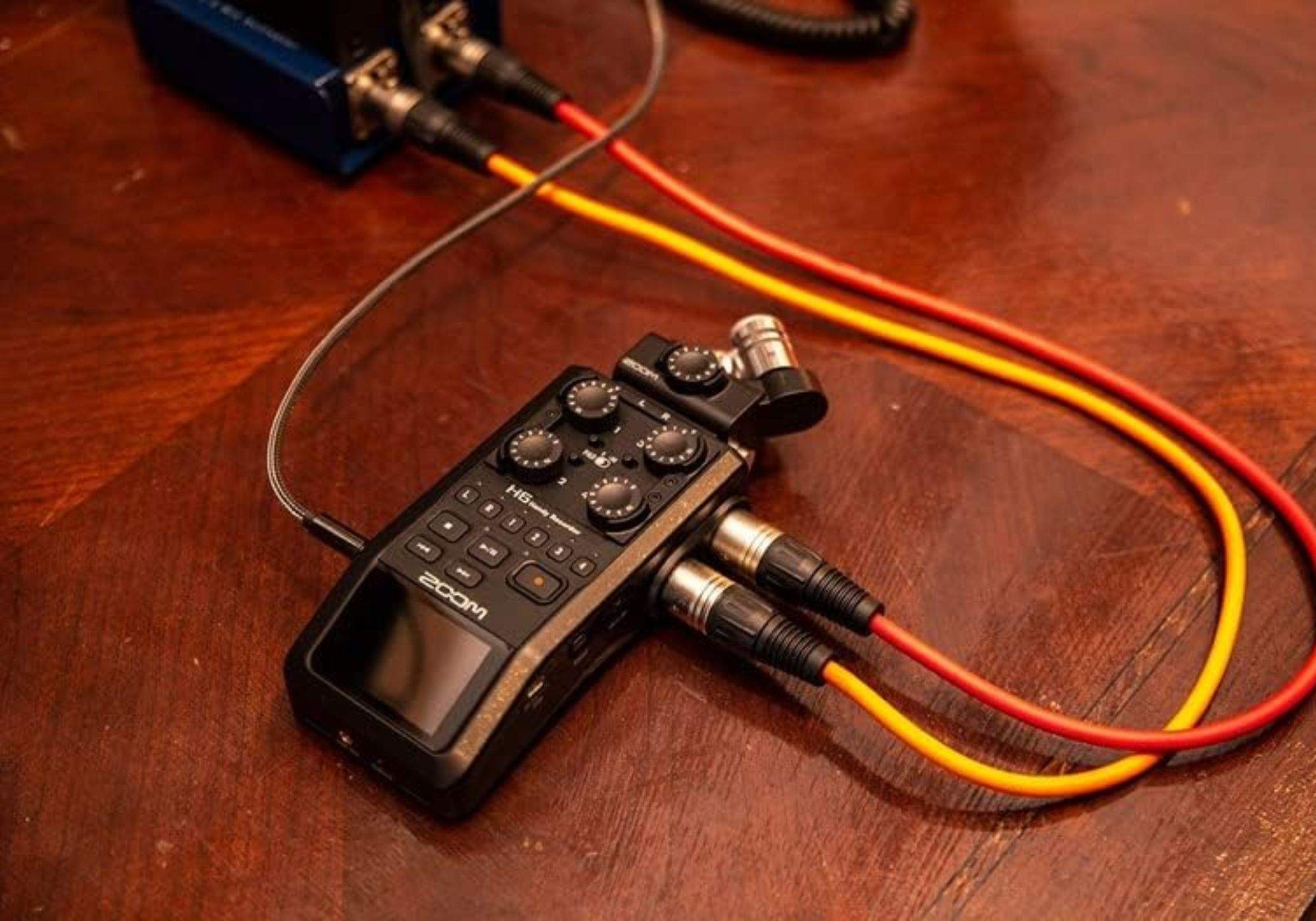 Haz tus primeros pasos como podcaster con esta ofertaza de Amazon y la grabadora Zoom H6