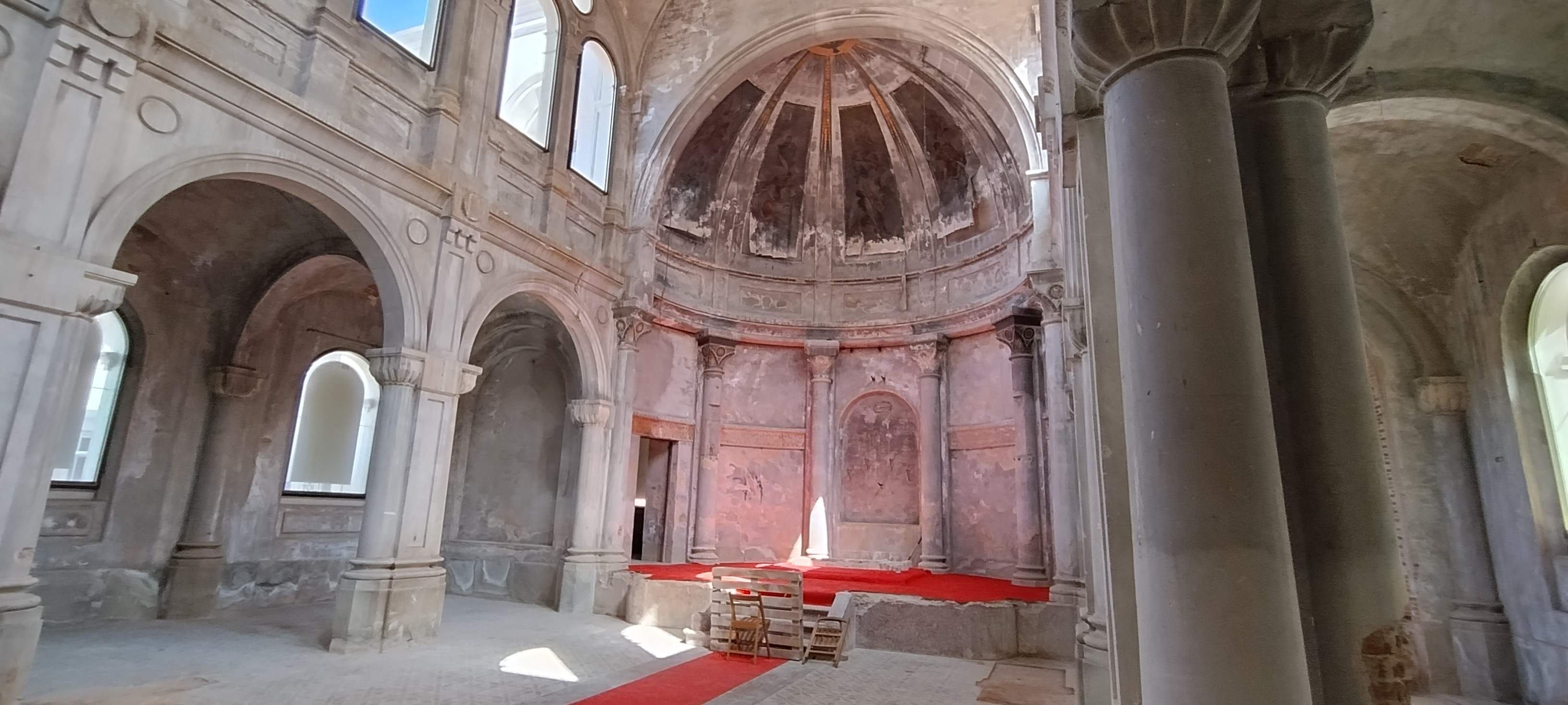 Así es por dentro de la desconocida iglesia del Mental de Barcelona