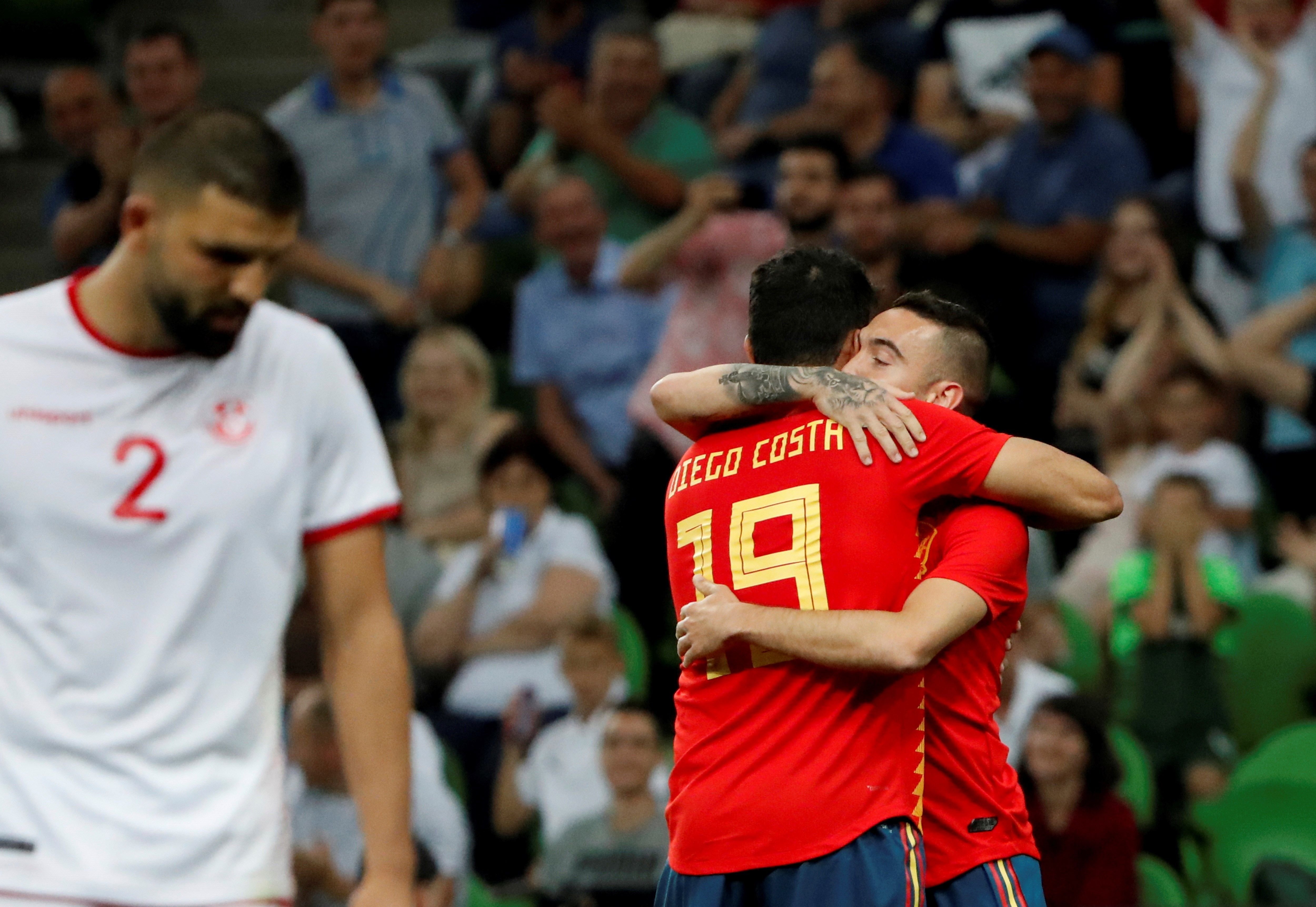 Espanya arriba al Mundial sense convèncer (1-0)