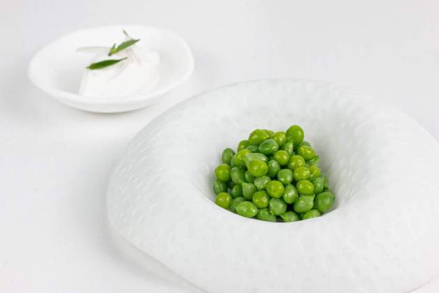 Pèsols, curri verd i gelat de coco del Dos Palillos / Foto: MeGusta Studio Pèsols, curri verd i gelat de coco del Dos Palillos / Foto: MeGusta Studio