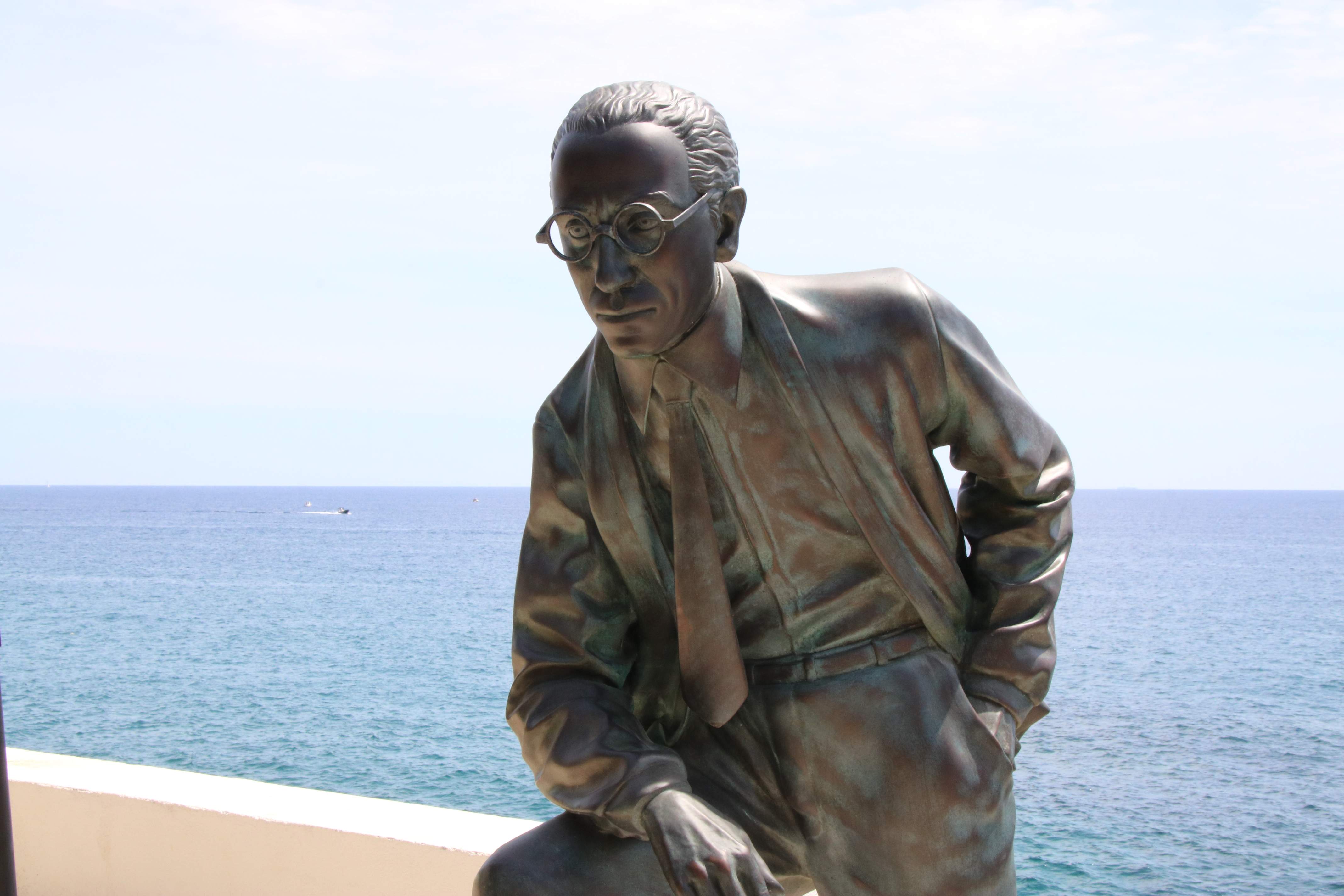 S'Agaró inicia su centenario con la inauguración de una estatua en homenaje a Josep Ensesa