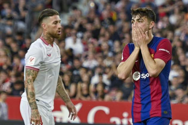 Pedri decebut durante el Sevilla - Barça / Foto: EFE Pedri decebut durante el Sevilla - Barça / Foto: EFE