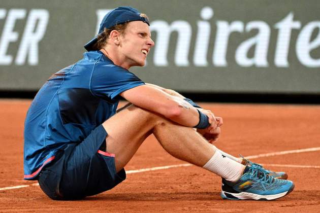 Jesper De Jong incrédulo en Roland Garros / Foto: EFE Jesper De Jong incrédulo en Roland Garros / Foto: EFE