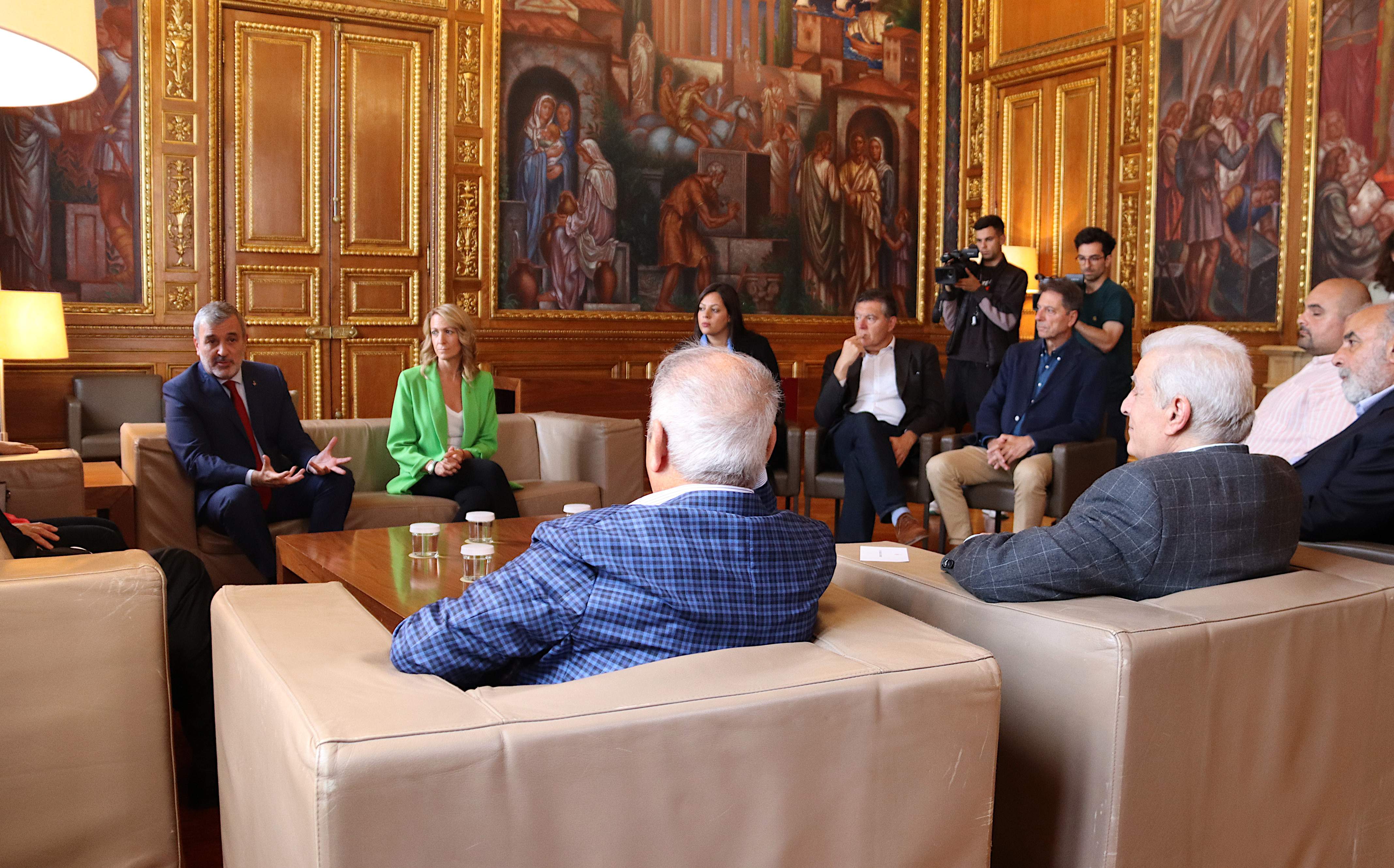 Collboni aixeca crítiques de la comunitat jueva de Barcelona per reunir-se amb la palestina