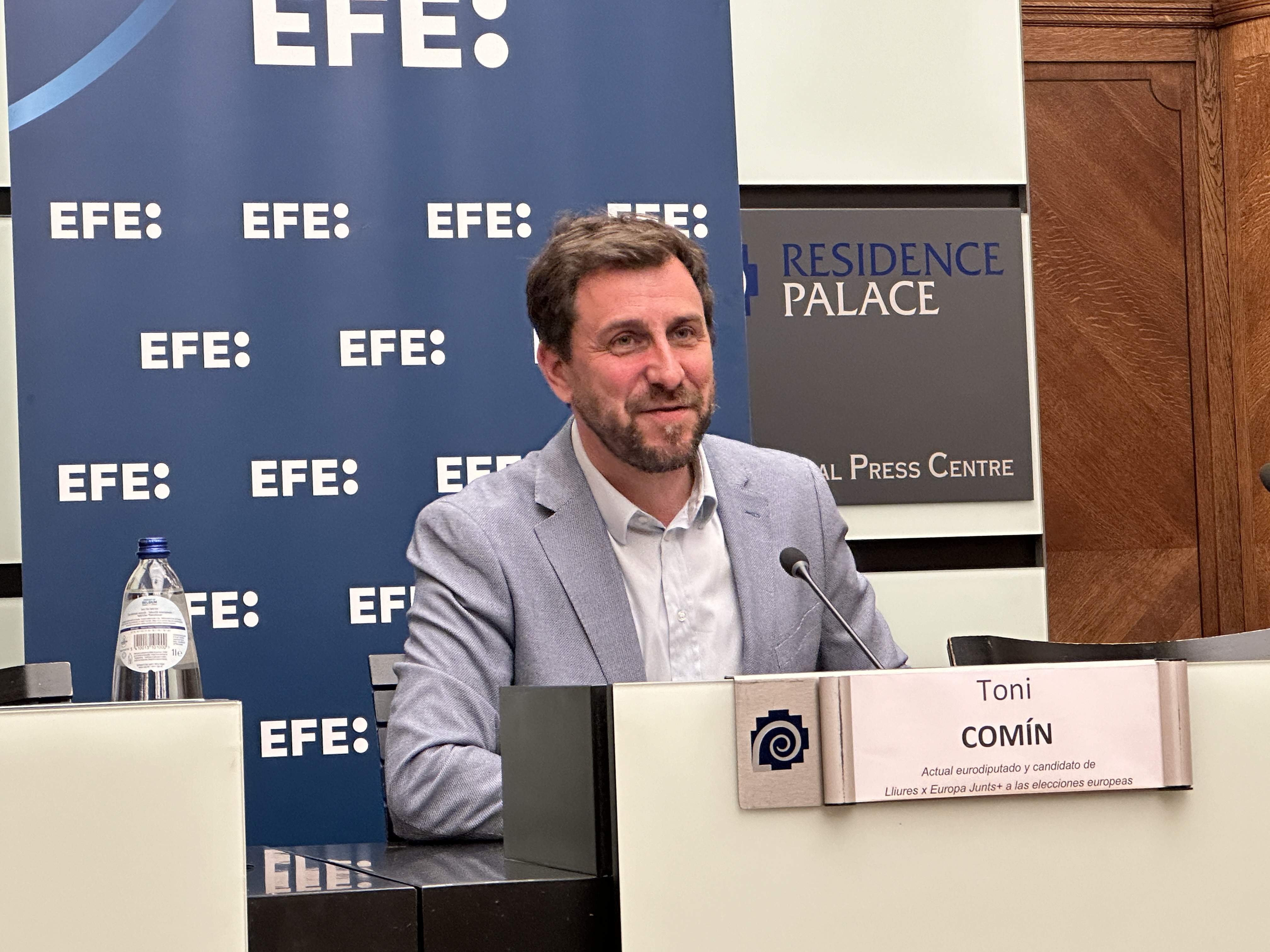 Comín adverteix que l'acord de Junts amb el PSOE obliga el PSC a facilitar la investidura de Puigdemont