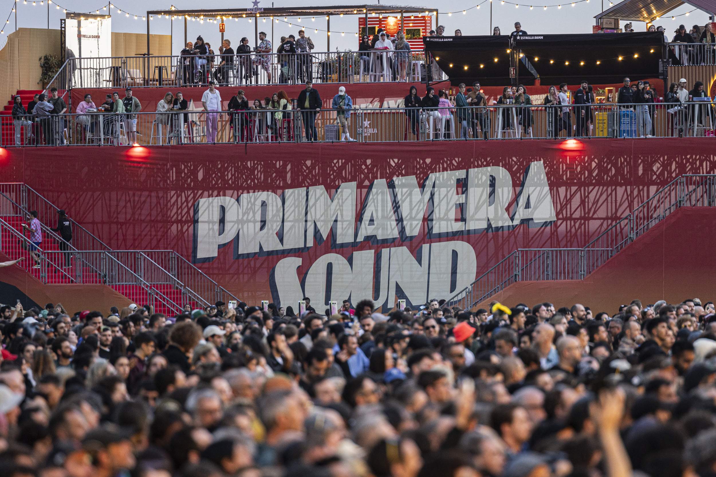Entitats veïnals reclamen la clausura immediata d’un dels escenaris del Primavera Sound