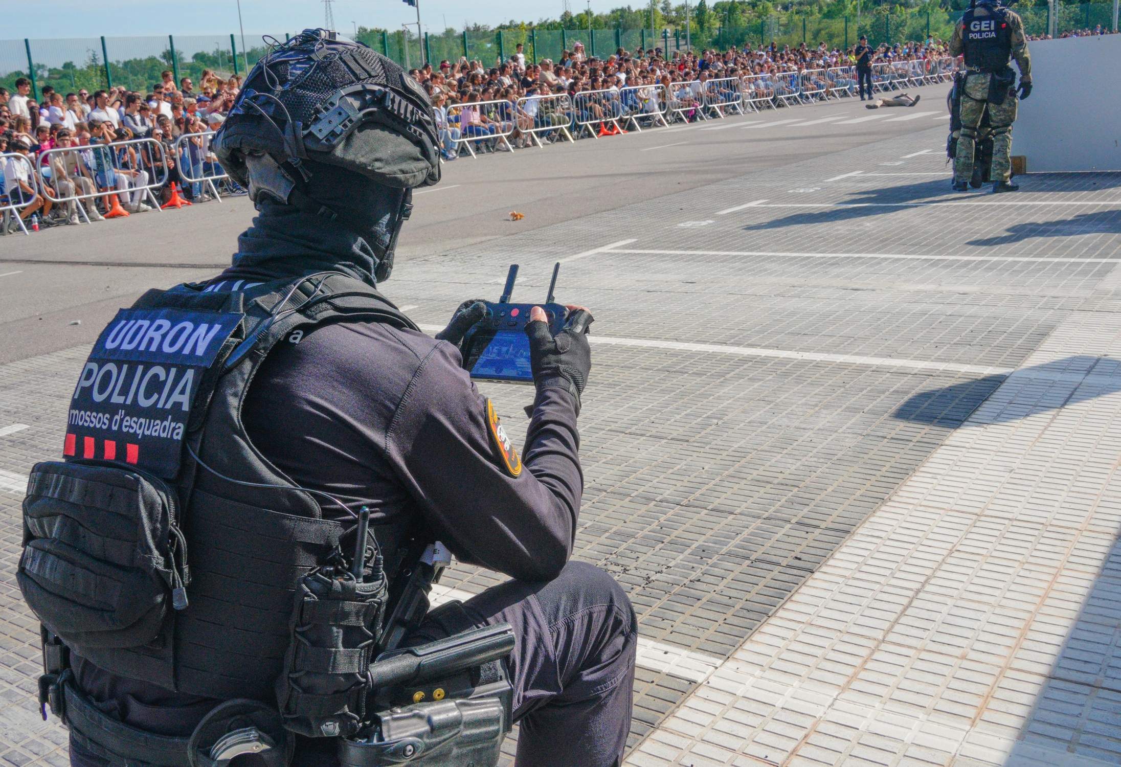 Los Mossos anuncian en el Unvex de Barcelona la compra de dos drones nuevos de ala fija y un UGV para el GEI
