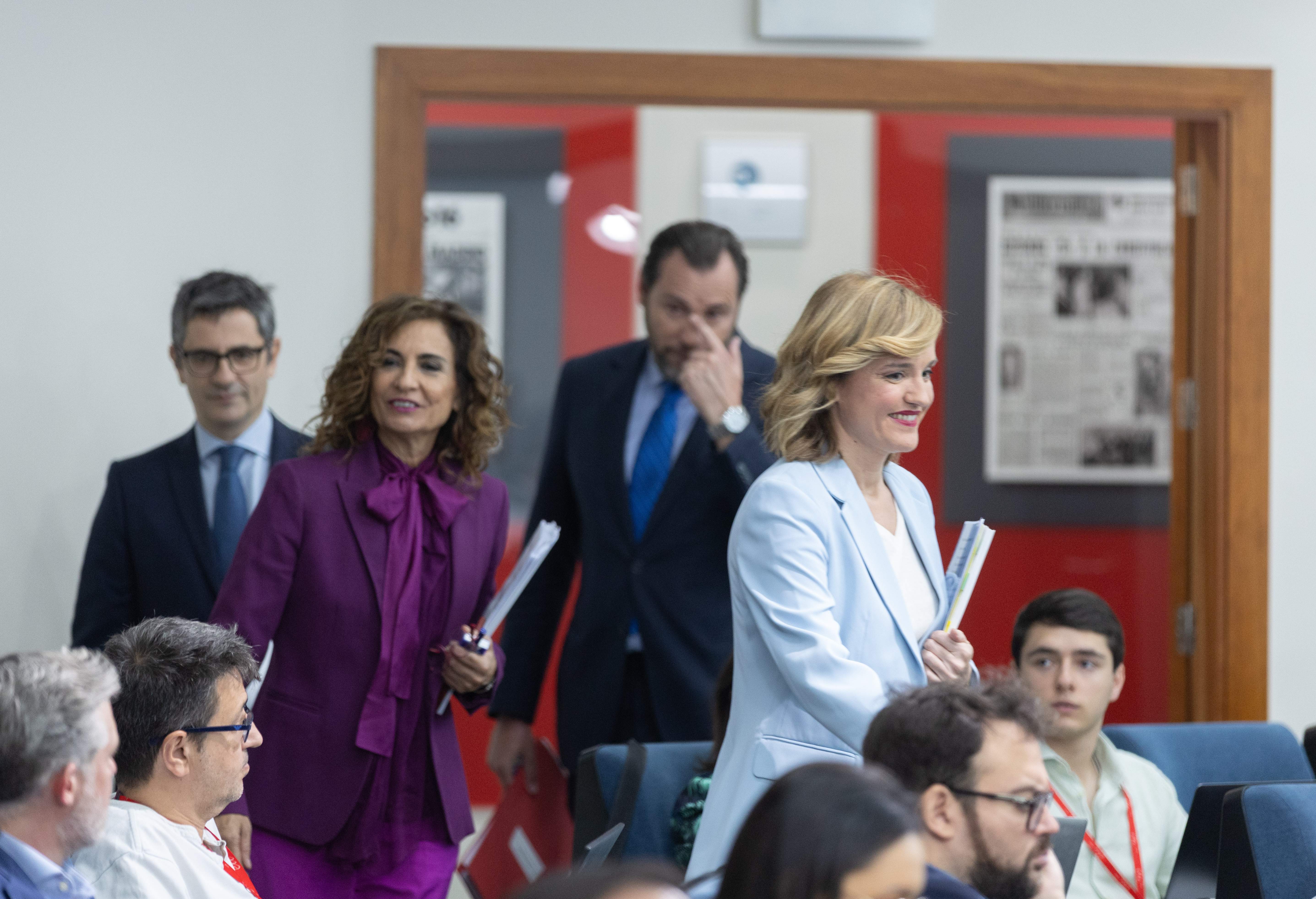 La Moncloa tacha de "contorsión de Nadia Comăneci" una moción de censura a Sánchez de PP, Junts y Vox