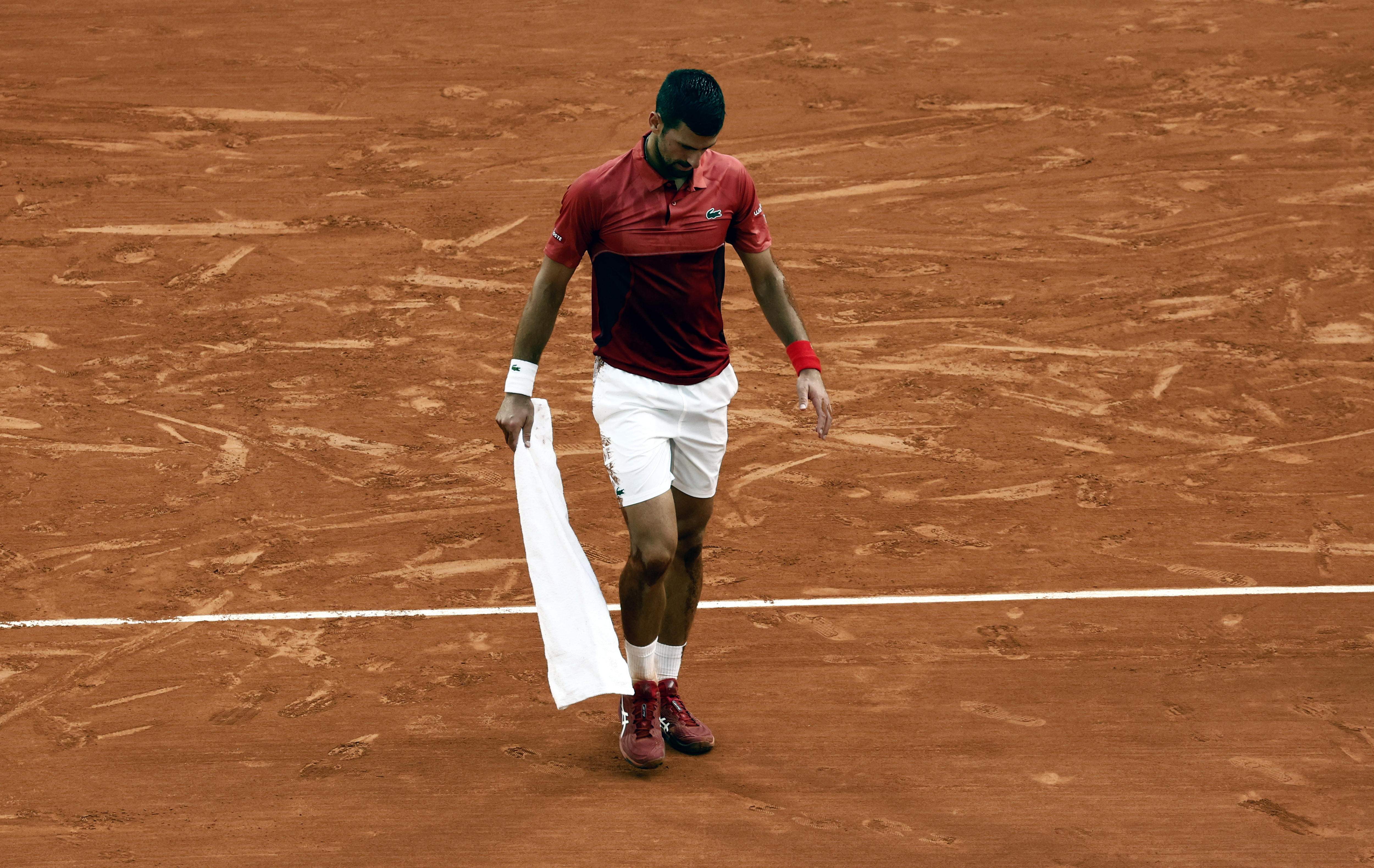 Novak Djokovic se retira por lesión de Roland Garros y Jannik Sinner pasa a ser el número 1 del mundo