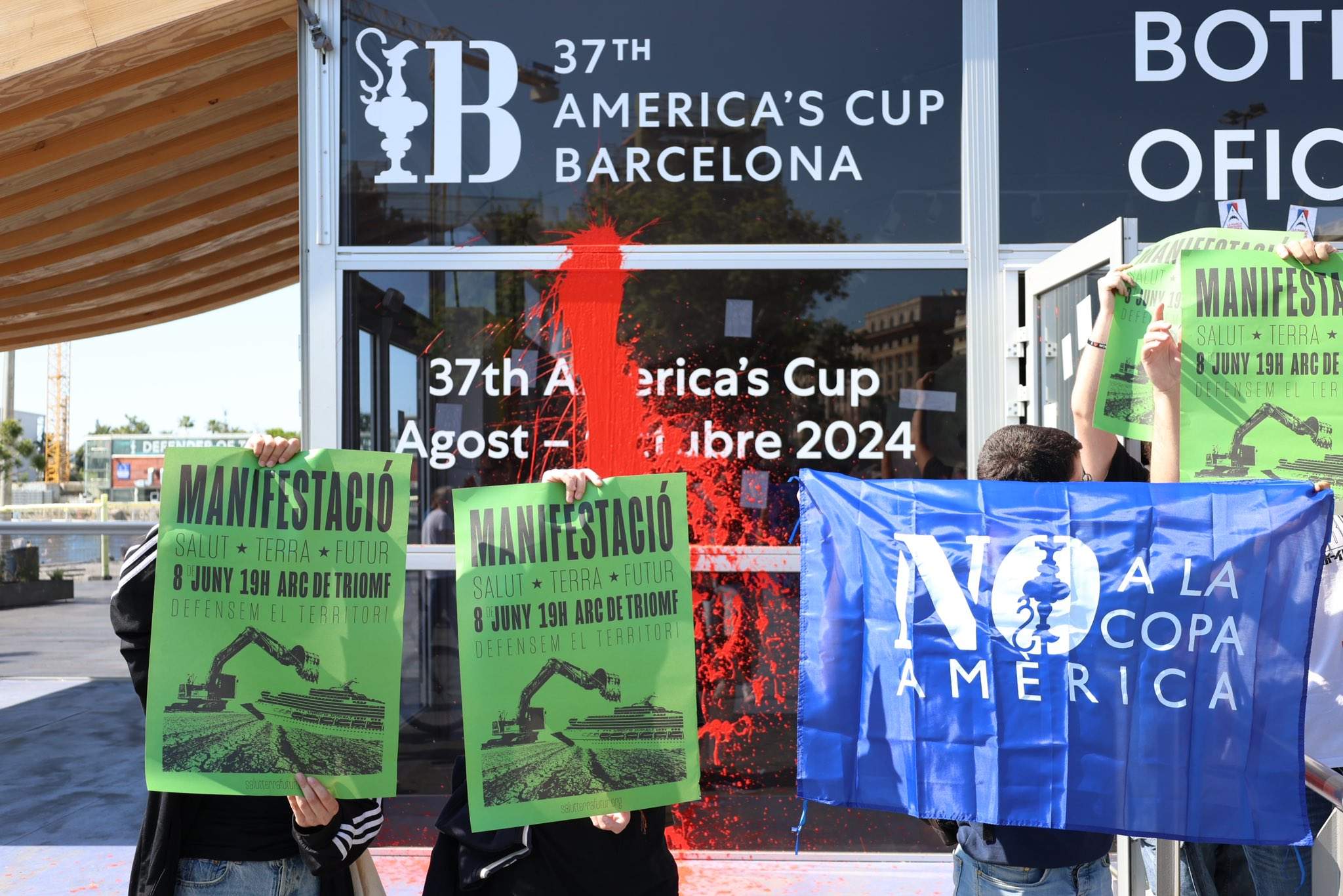 Vandalizan y ocupan la tienda de la Copa América