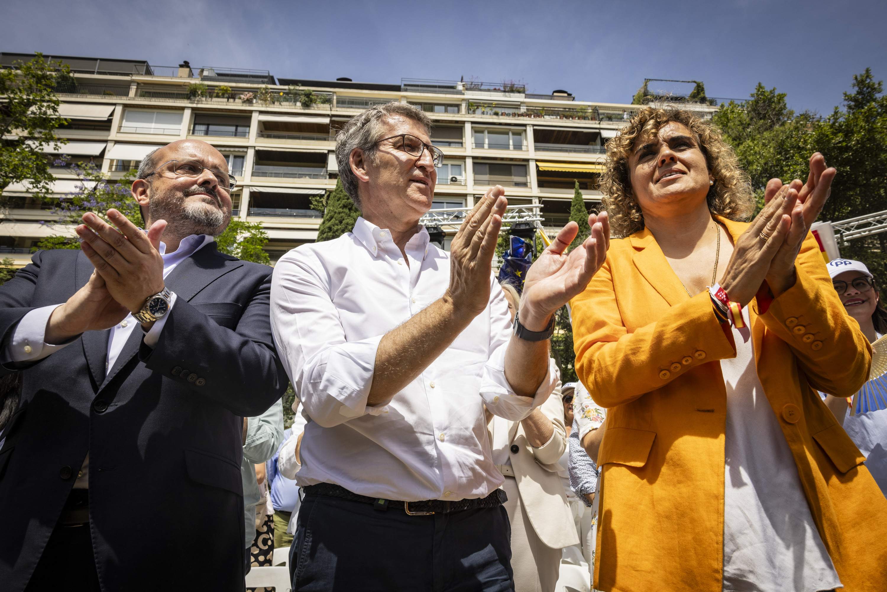 Dolors Montserrat y Alberto Núñez Feijóo piden el voto para el PP el 9-J con la vista puesta en la Moncloa