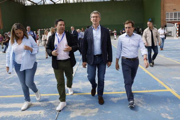Alberto Núñez Feijoo vota a les eleccions europees. EFE Alberto Núñez Feijoo vota a les eleccions europees. EFE