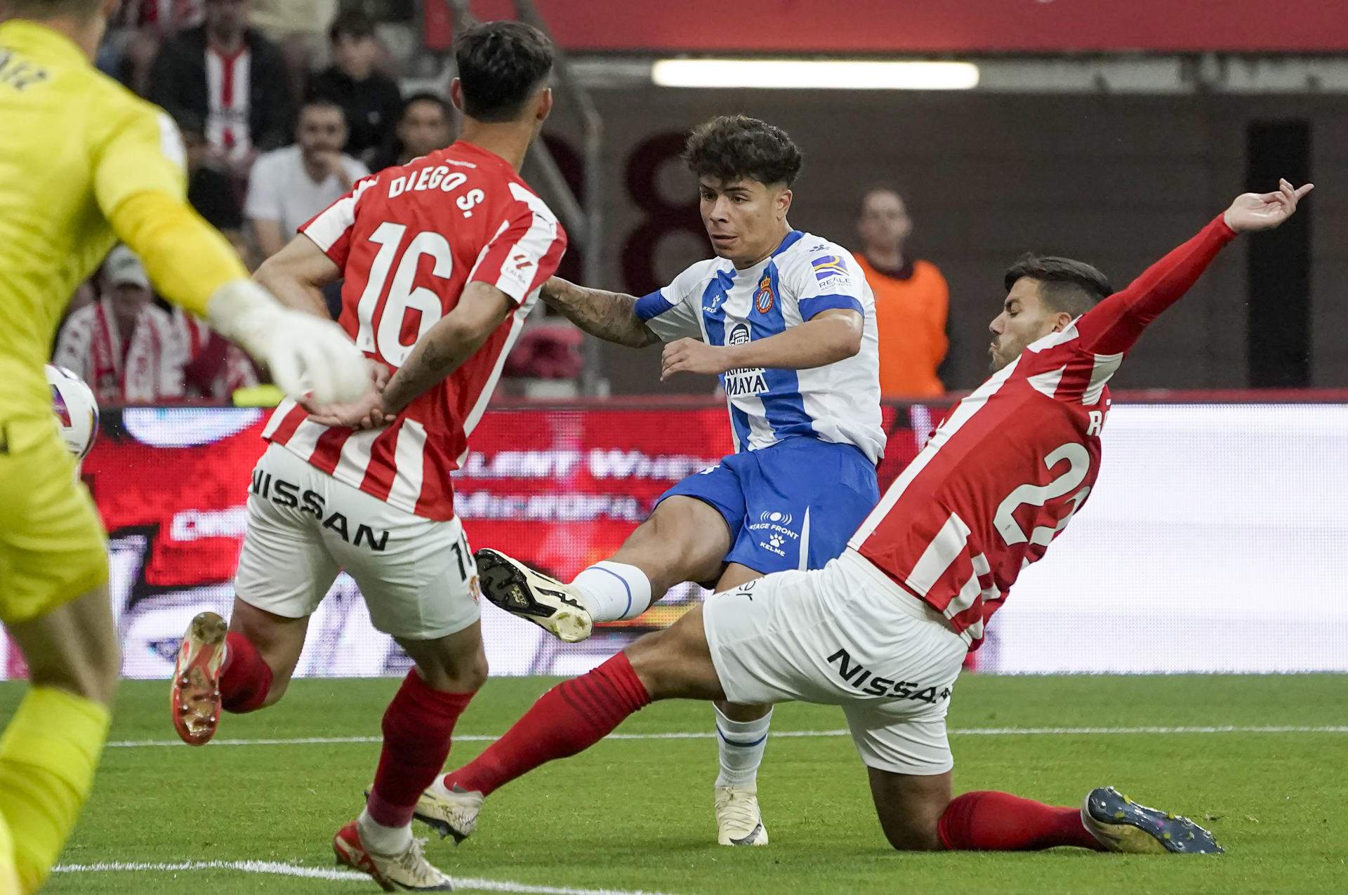 Puado rescata l'Espanyol al camp de l'Sporting de Gijón (0-1) en la seva primera parada cap a Primera Divisió