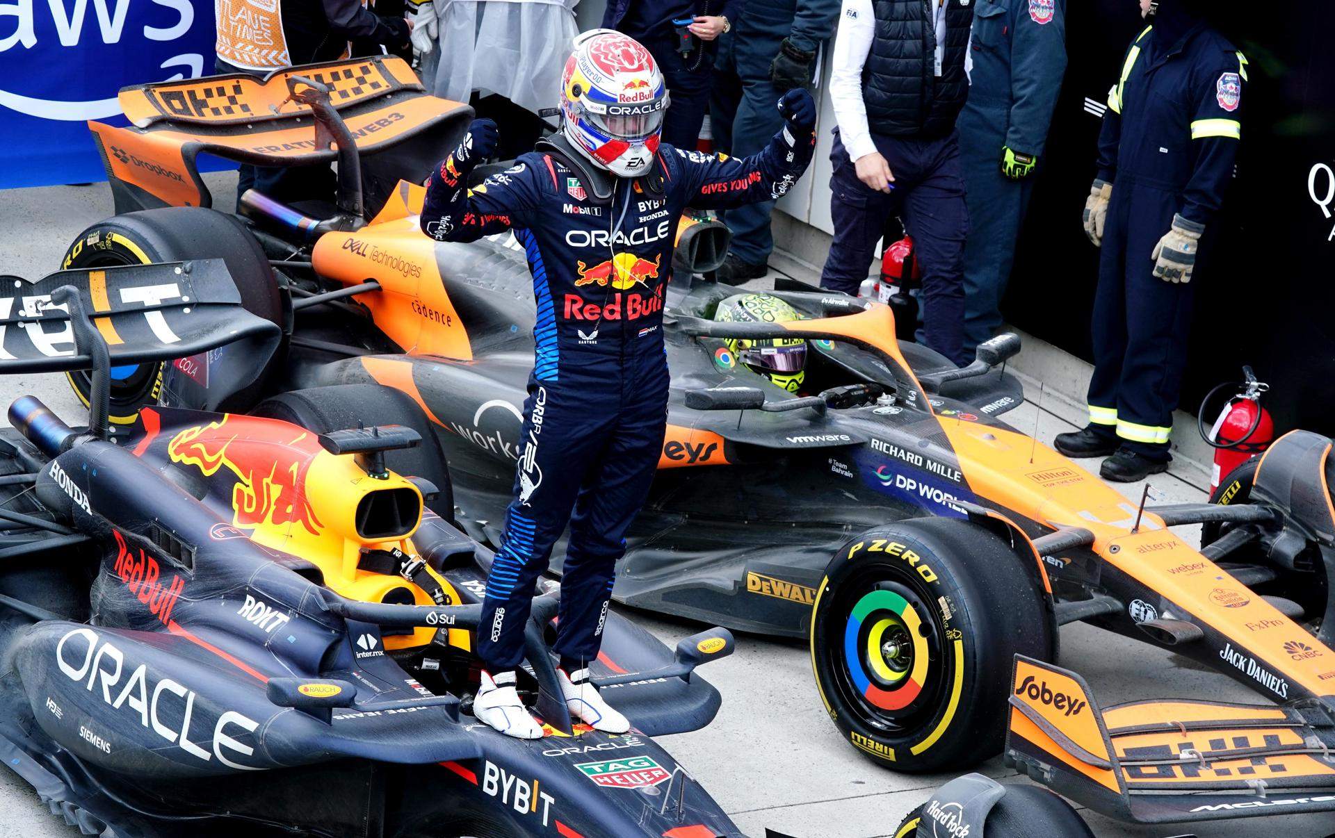 Max Verstappen le gana la partida a Lando Norris en Canadá tras una carrera loca