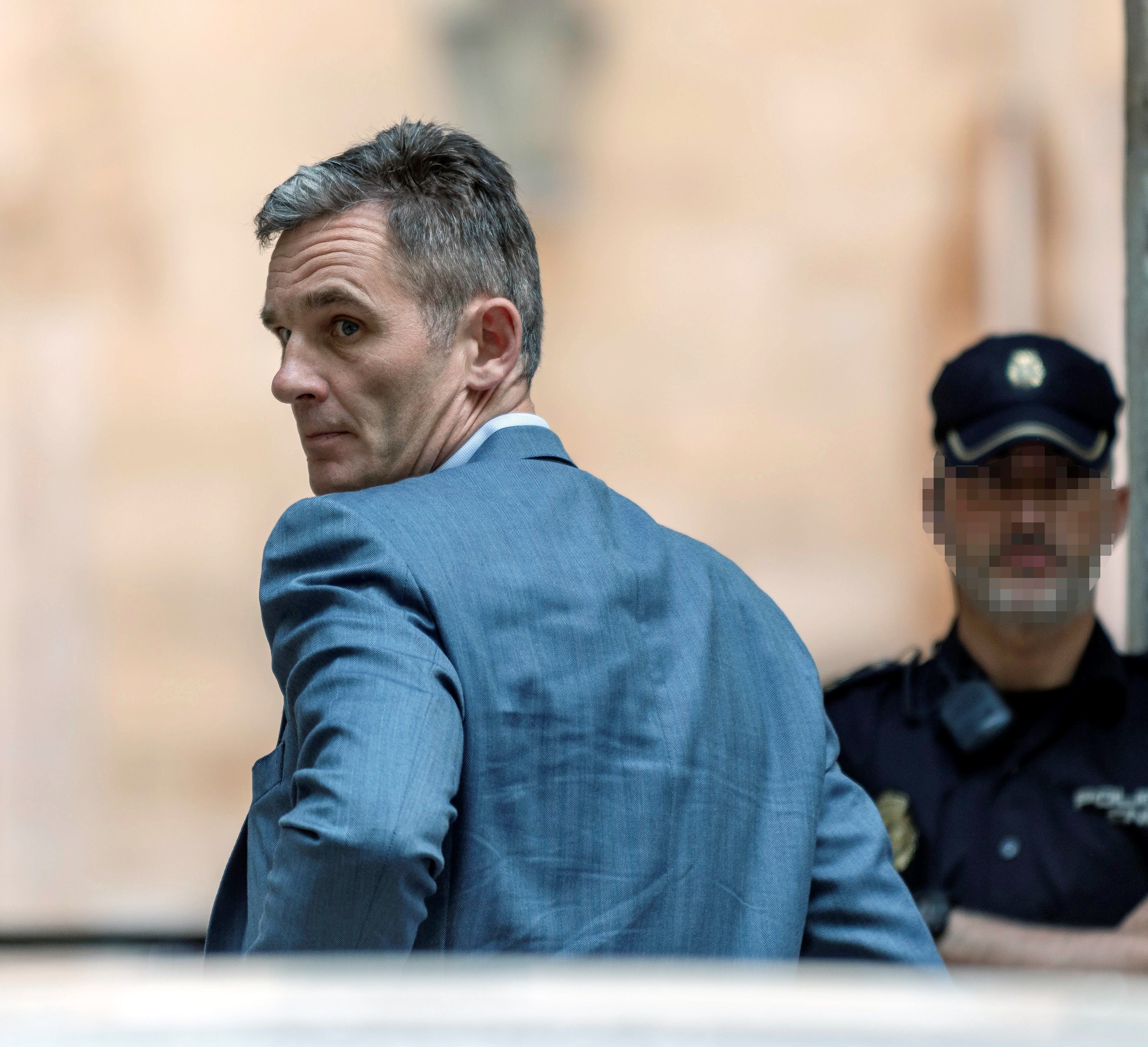 Urdangarin vuela hacia España para ingresar en prisión