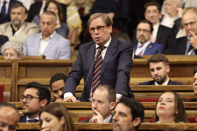 Constitucio Mesa Parlament, Joan Garriga (Vox) / Montse Giralt Constitucio Mesa Parlament, Joan Garriga (Vox) / Montse Giralt