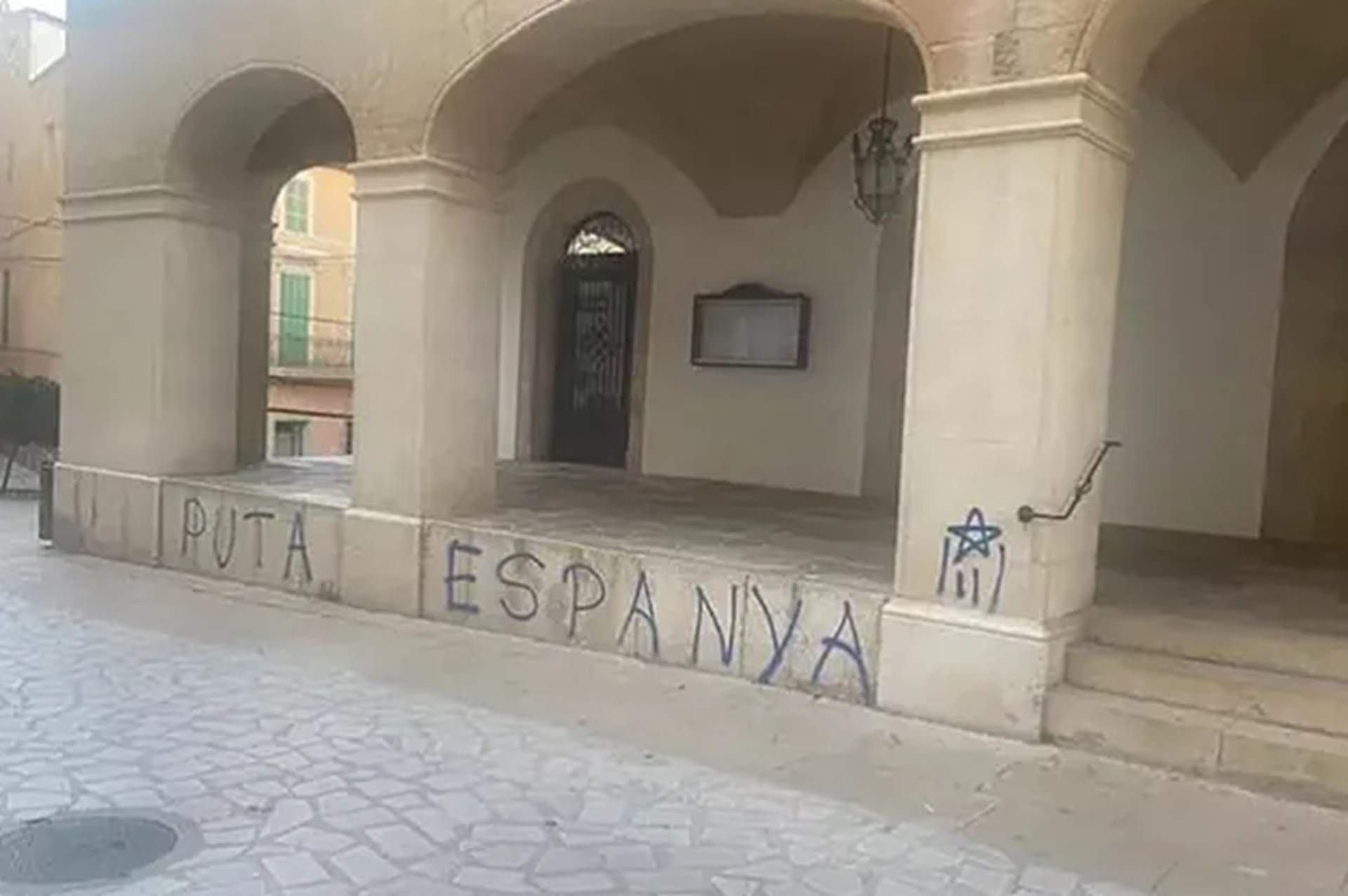 Reclamen l'amnistia per a un independentista de Mallorca processat per pintades a l'ajuntament de Felanitx