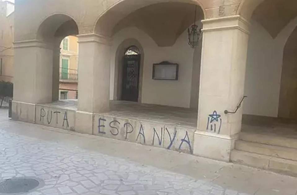 ayuntamiento Mallorca puta espanya / Ayuntamiento Felanitx