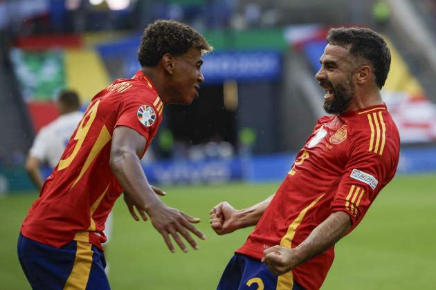 Lamine Yamal Dani Carvajal celebración gol España Croacia Eurocopa de Alemania 2024 / Foto: EFE Lamine Yamal Dani Carvajal celebración gol España Croacia Eurocopa de Alemania 2024 / Foto: EFE