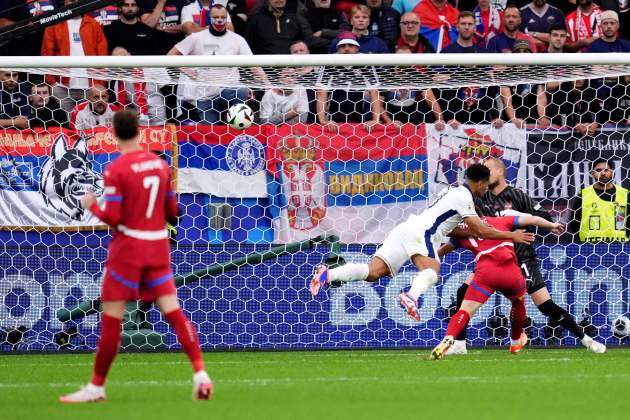 Bellingham Serbia Inglaterra EFE