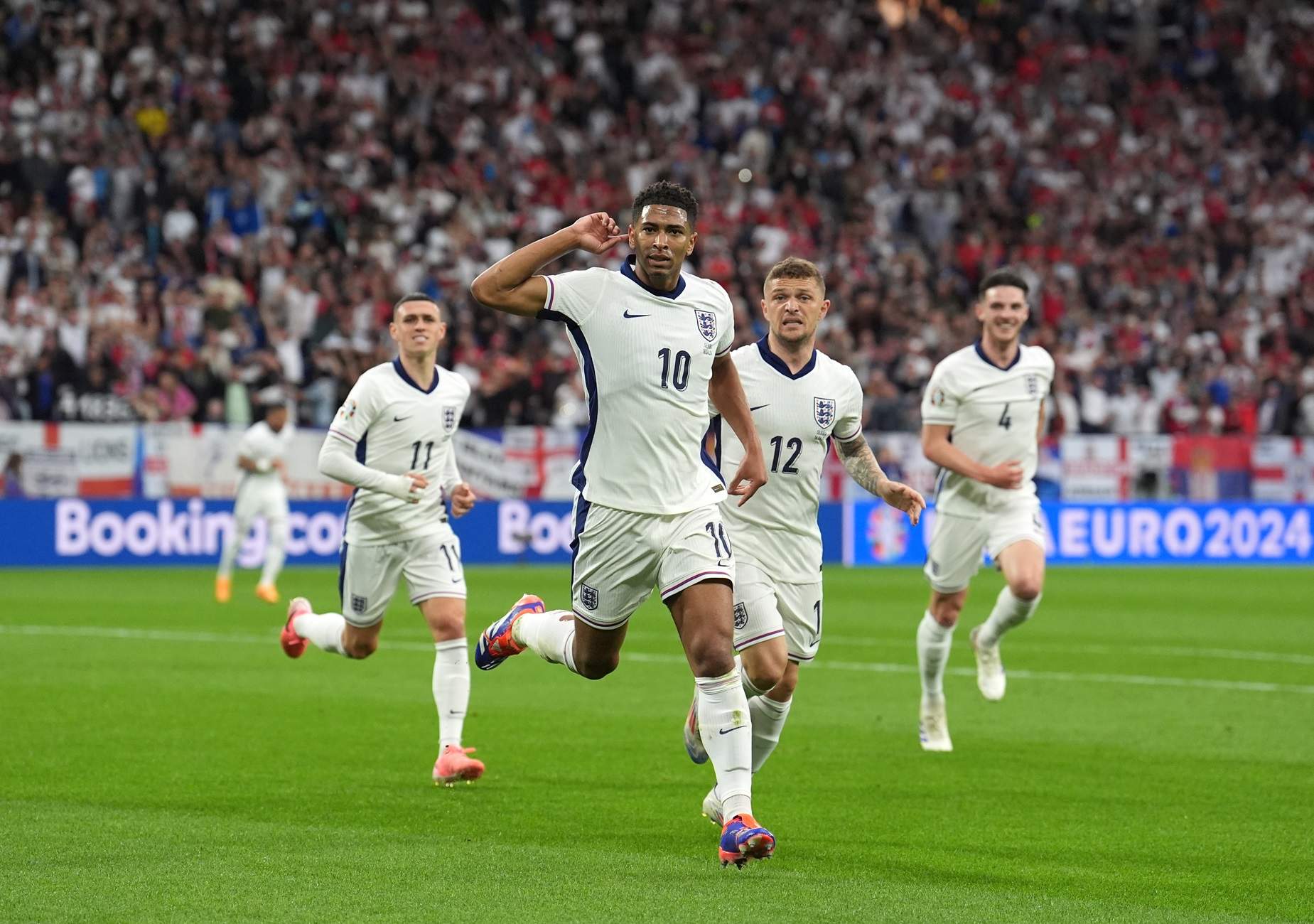 Inglaterra asegura que será mejor que Bellingham, el Barça lo sigue, pero el Manchester United tiene ventaja