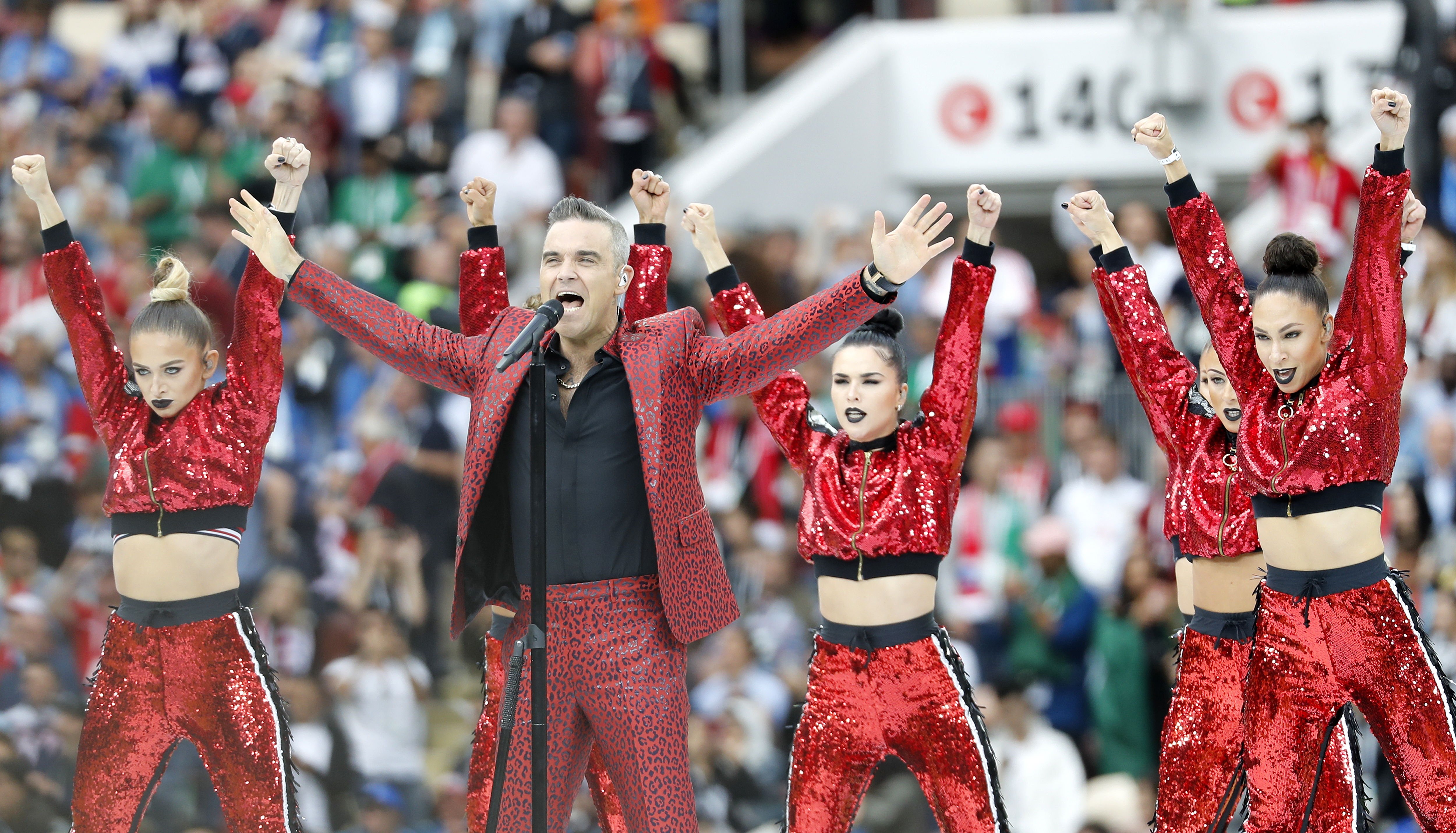 Robbie Williams incendia el Mundial con un gesto desafortunado