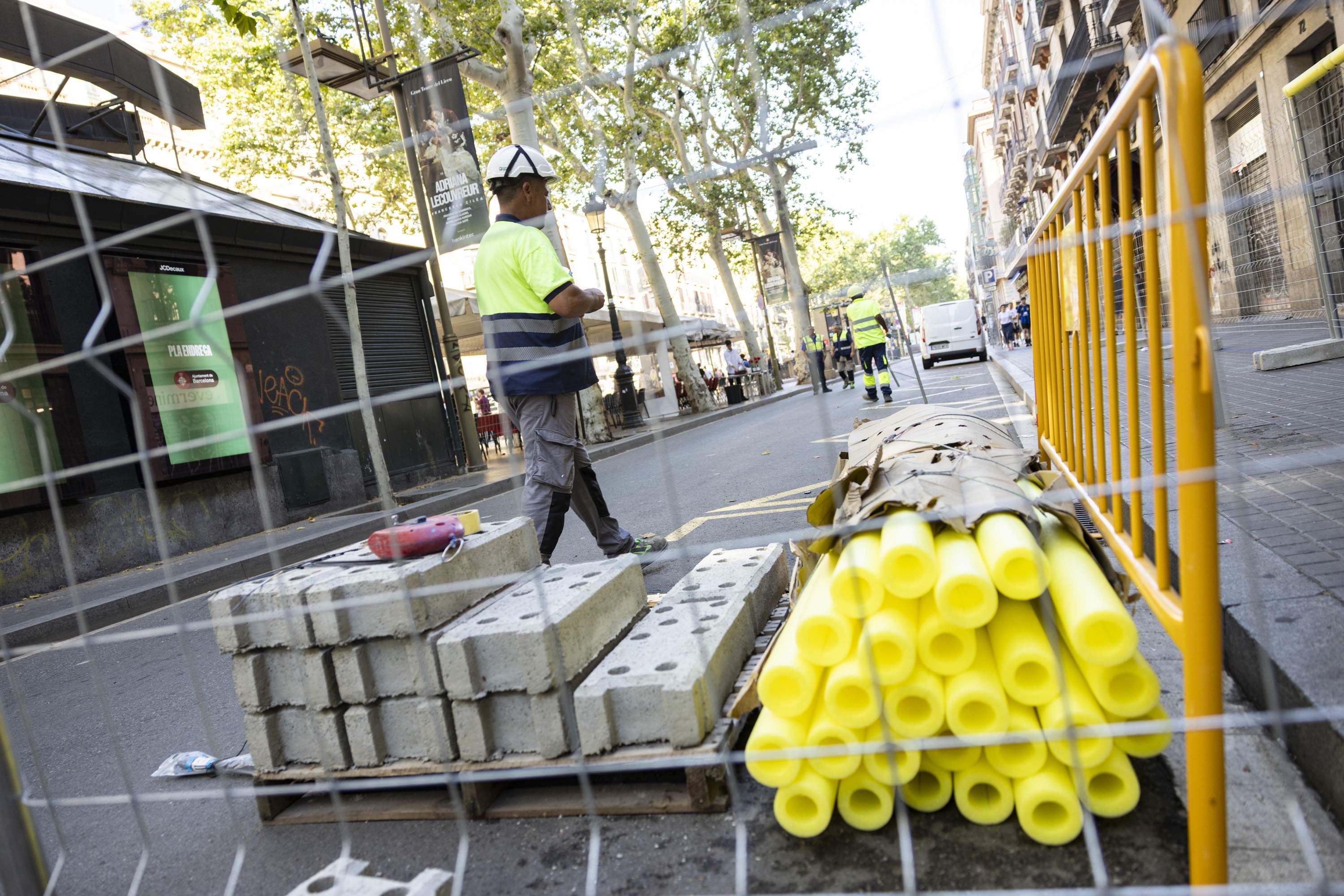 Les obres de remodelació de la Rambla arriben al tronc central del passeig aquest dilluns