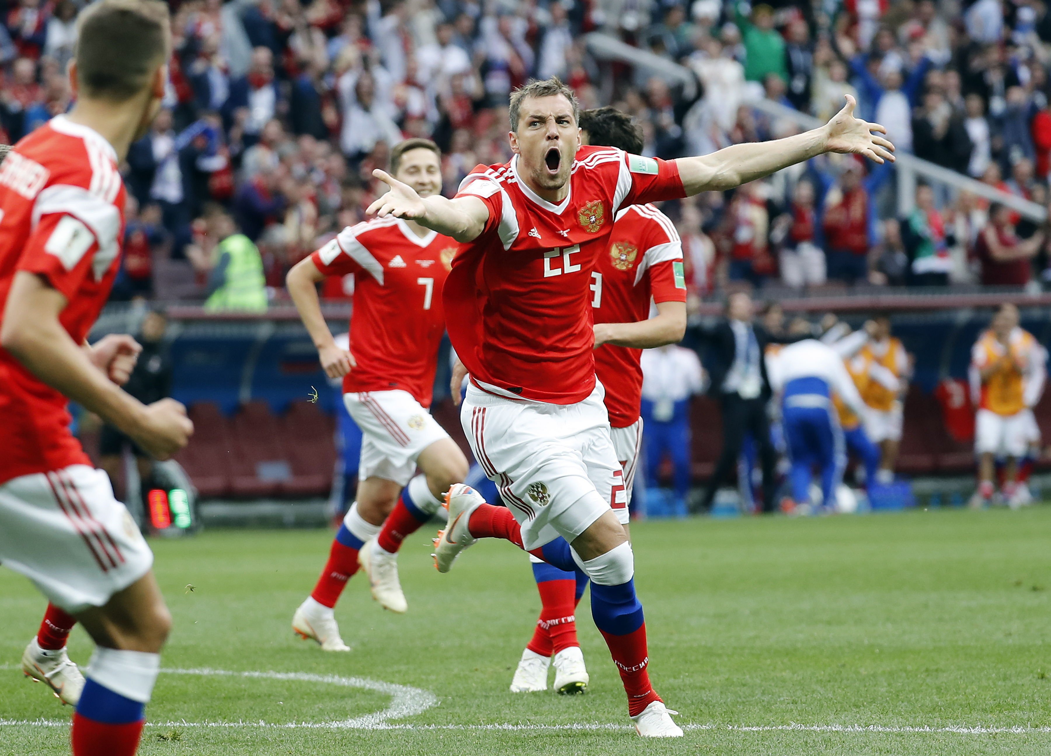 Rusia vibra con su primera goleada en el Mundial (5-0)