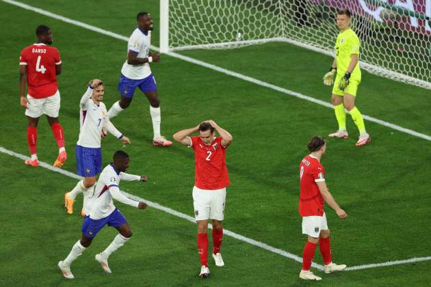 Maximilian Wöber gol propío puerta Austria Francia / Foto: EFE Maximilian Wöber gol propío puerta Austria Francia / Foto: EFE