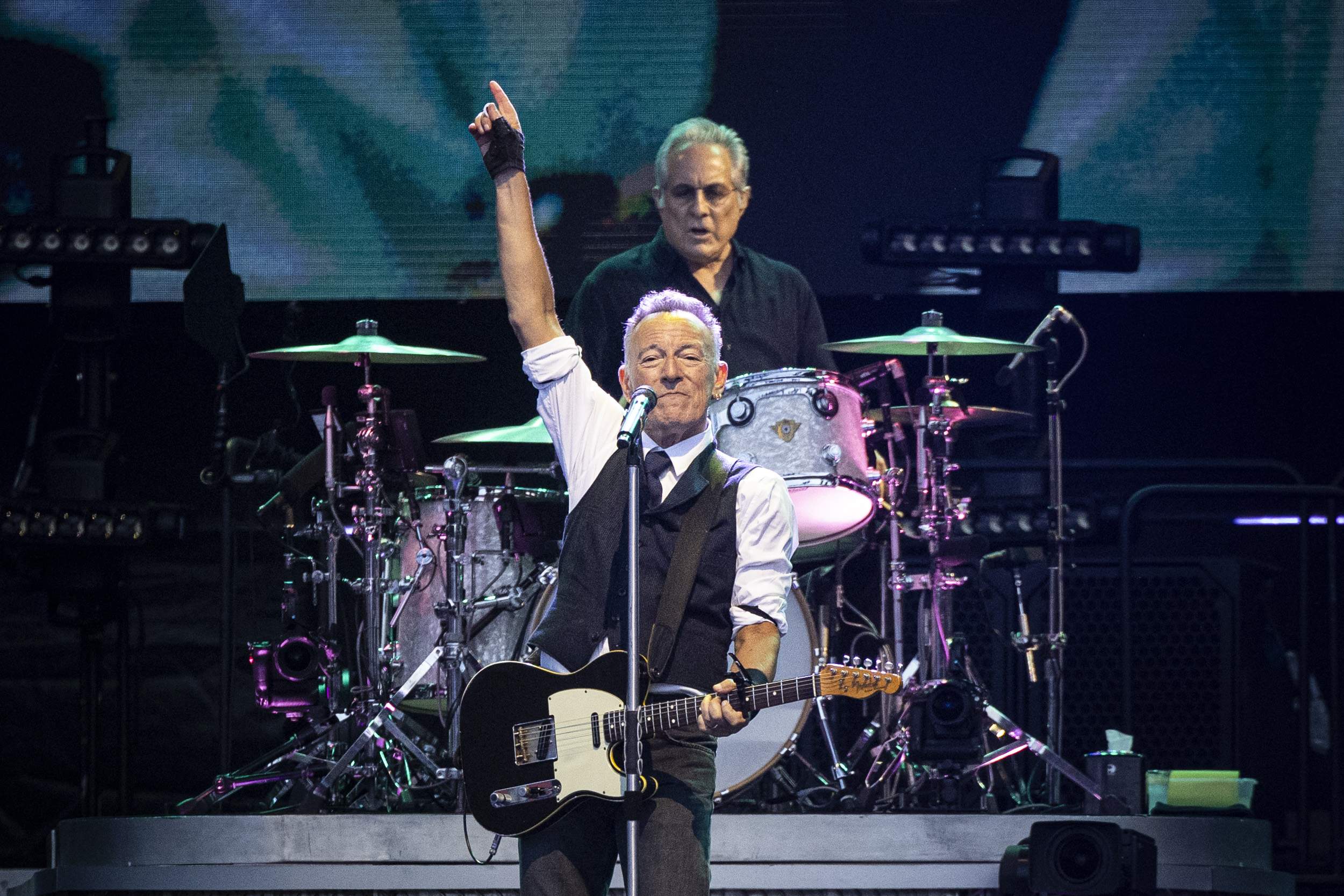 Springsteen tilda la administración Trump de "corrupta, incompetente y traidora" y llama a "alzar la voz"