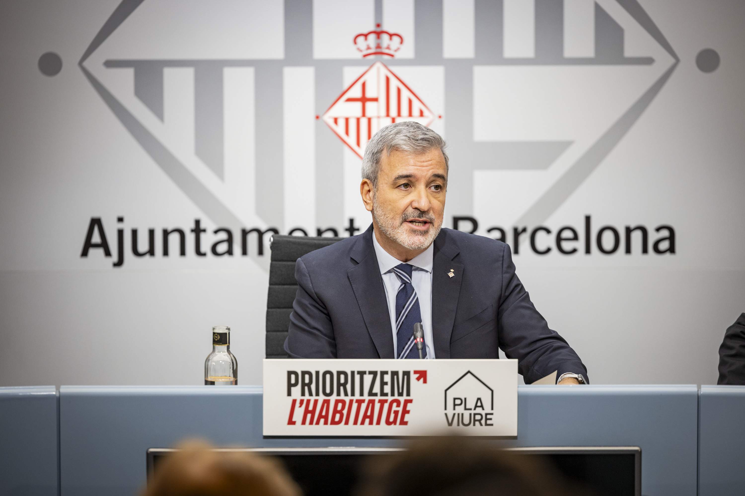 Jaume Collboni es referma a l’alcaldia de Barcelona i Junts recula, segons una enquesta