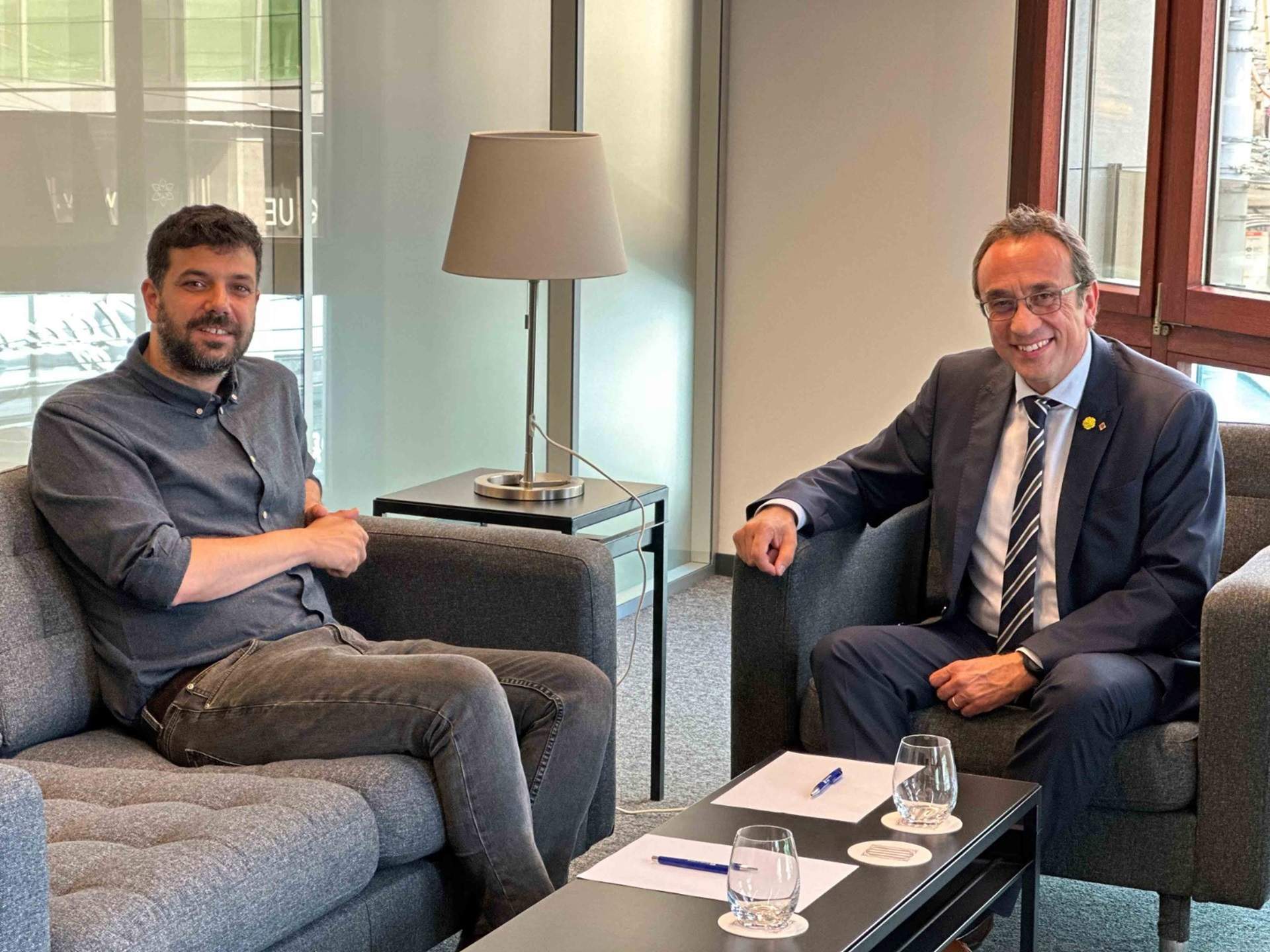 Rull se reúne con Wagensberg en Ginebra y se compromete a garantizar el derecho al voto de los exiliados