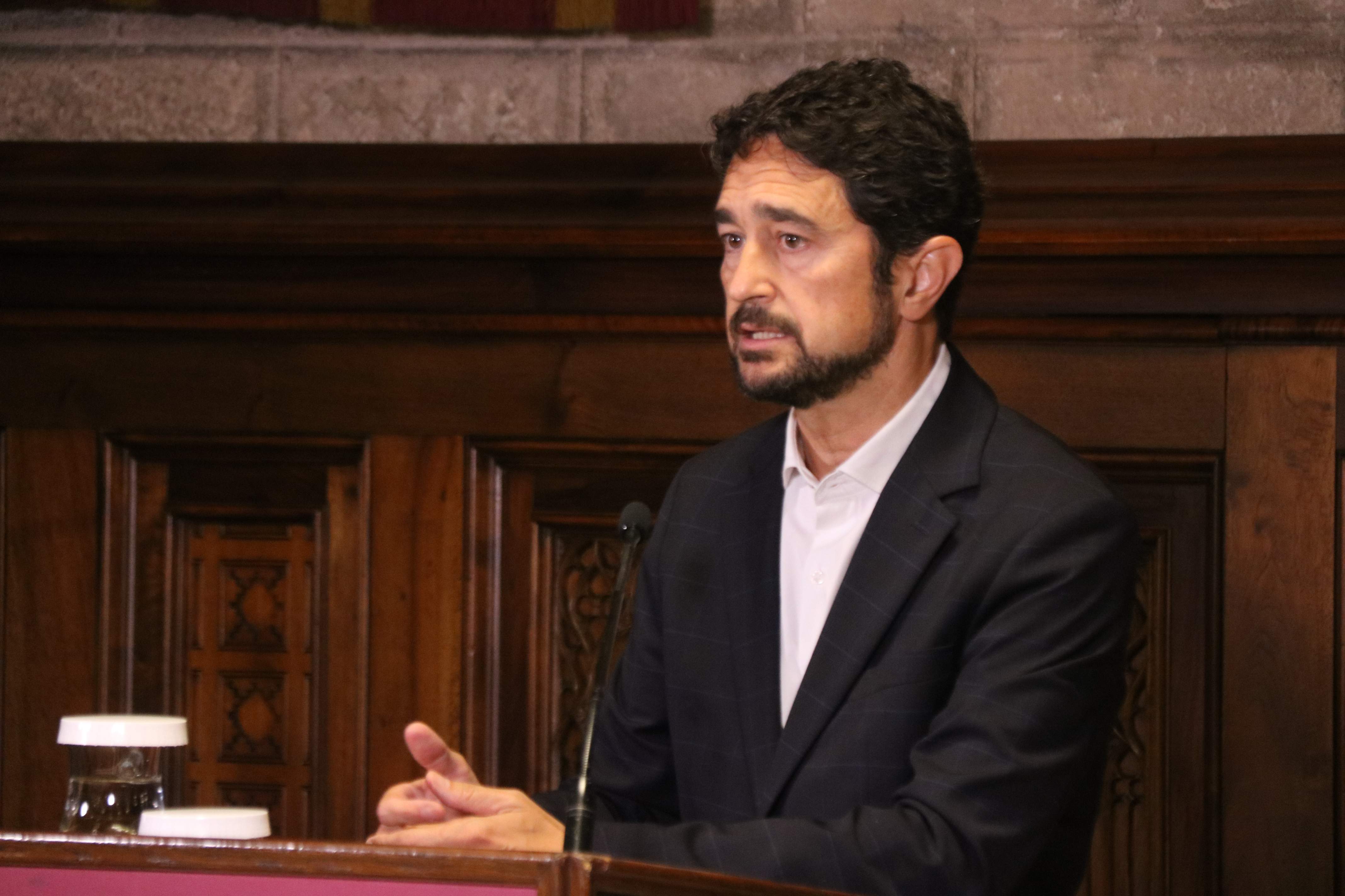 Junts reduce la eliminación de pisos turísticos que propone Collboni a una medida improvisada