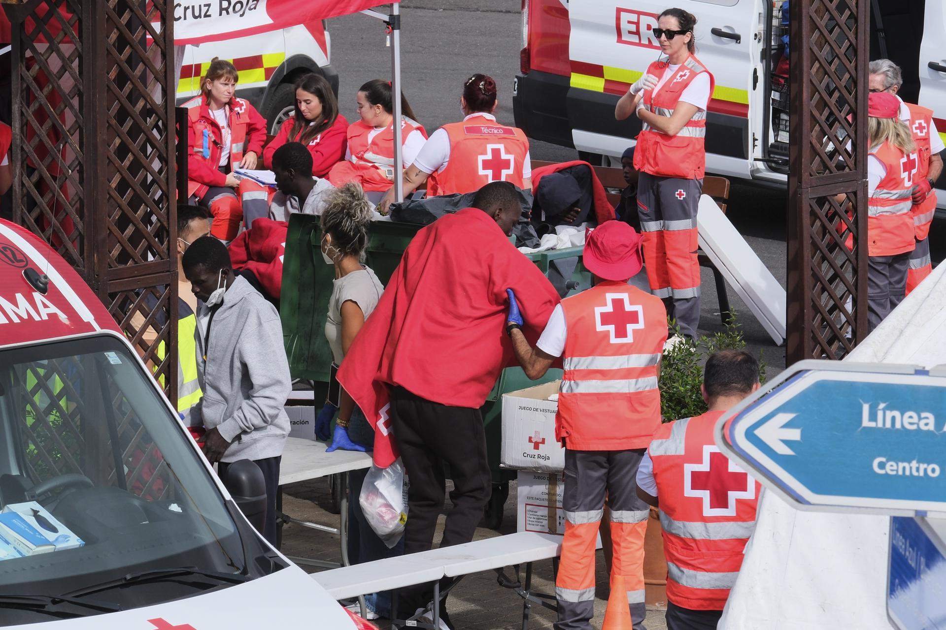 Més de 30 persones van morir a prop de les Canàries després de 17 dies a la deriva