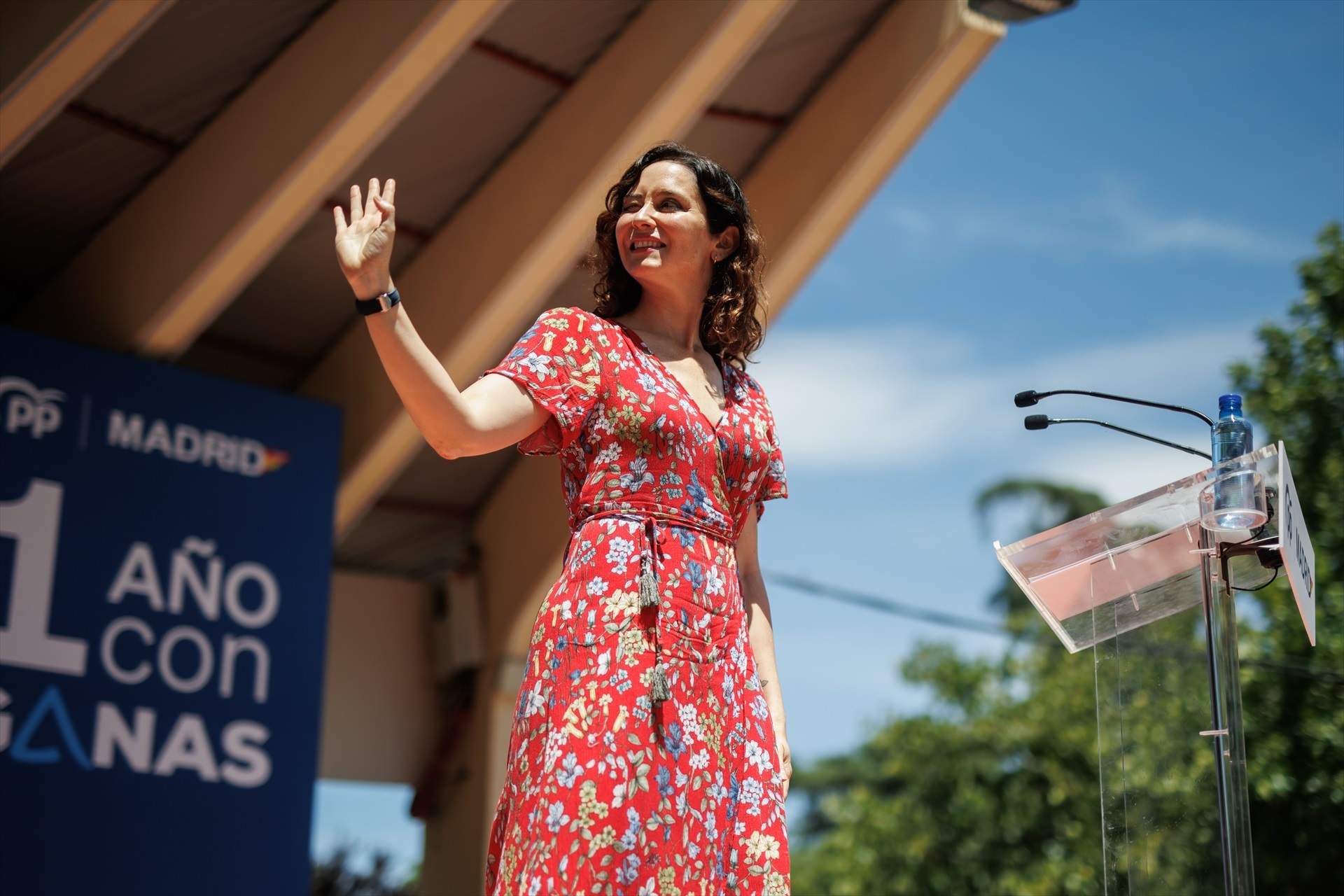 La resaca post-Milei de Ayuso: "¡Se acabó el negocio corrupto del independentismo, cero euros!"
