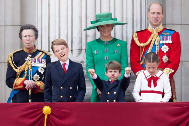 Príncipes de Galas con la princesa Ana / GTRES Príncipes de Galas con la princesa Ana / GTRES