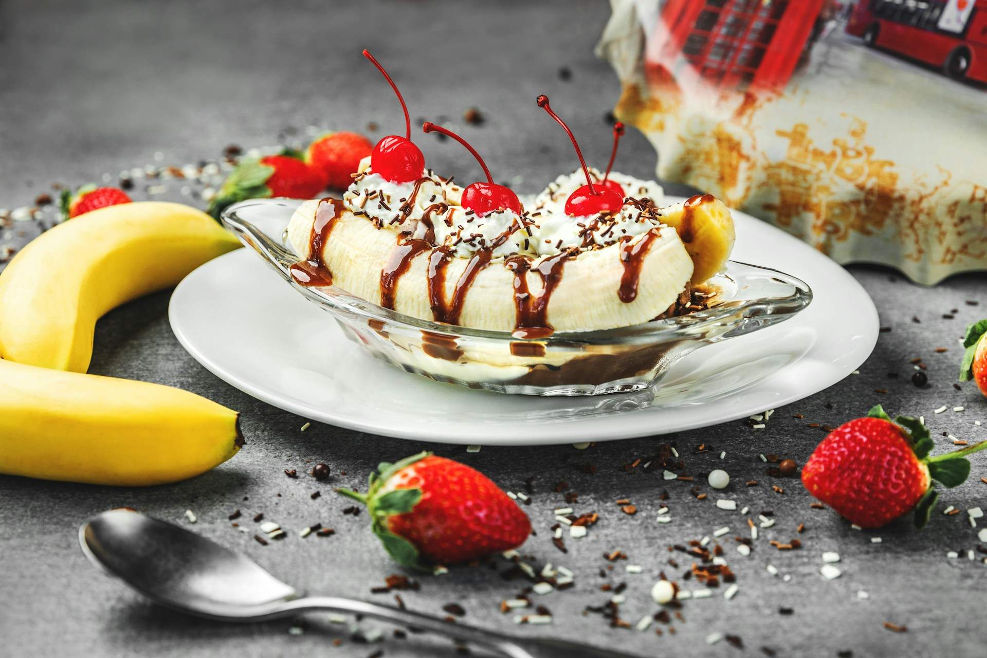¿Un plátano a punto de pasarse? ¡Así lo puedes convertir en un helado!
