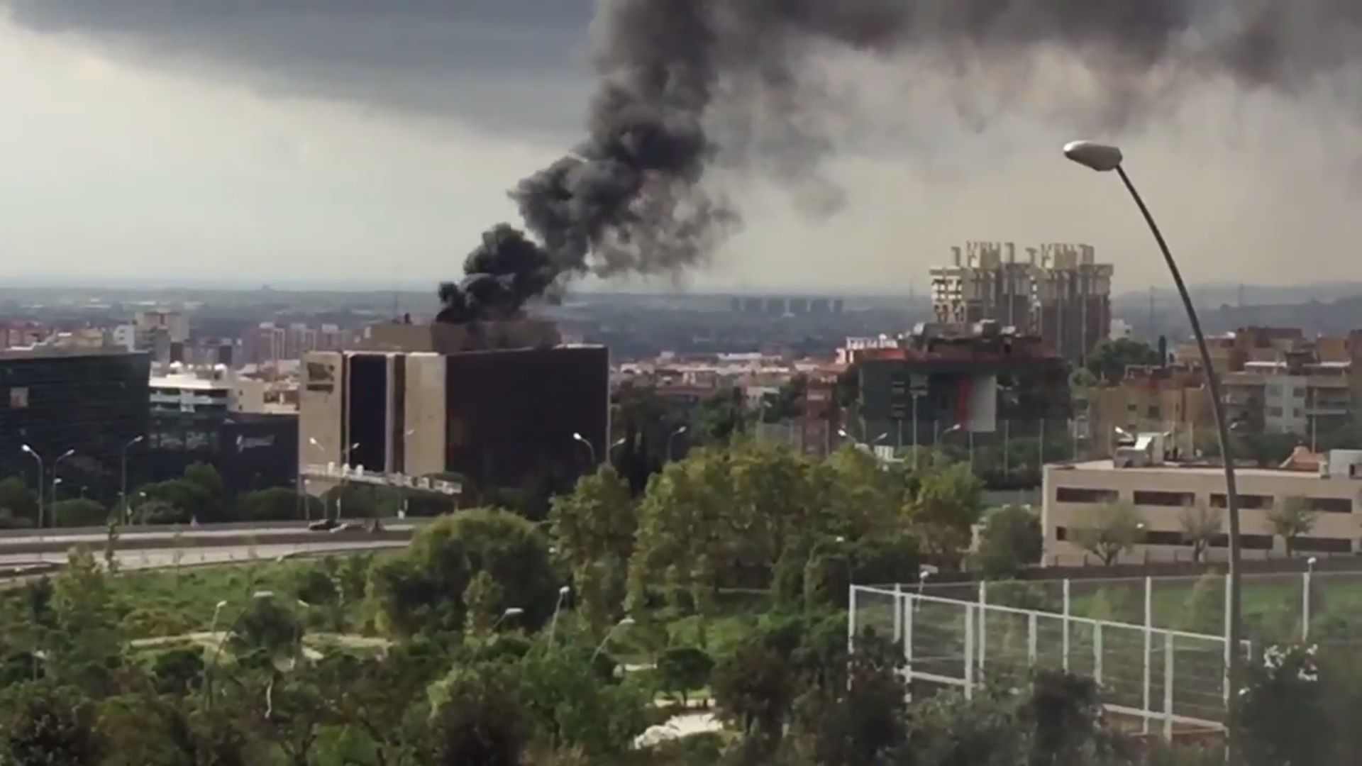 Desalojan el edificio de Nestlé d'Esplugues por un incendio