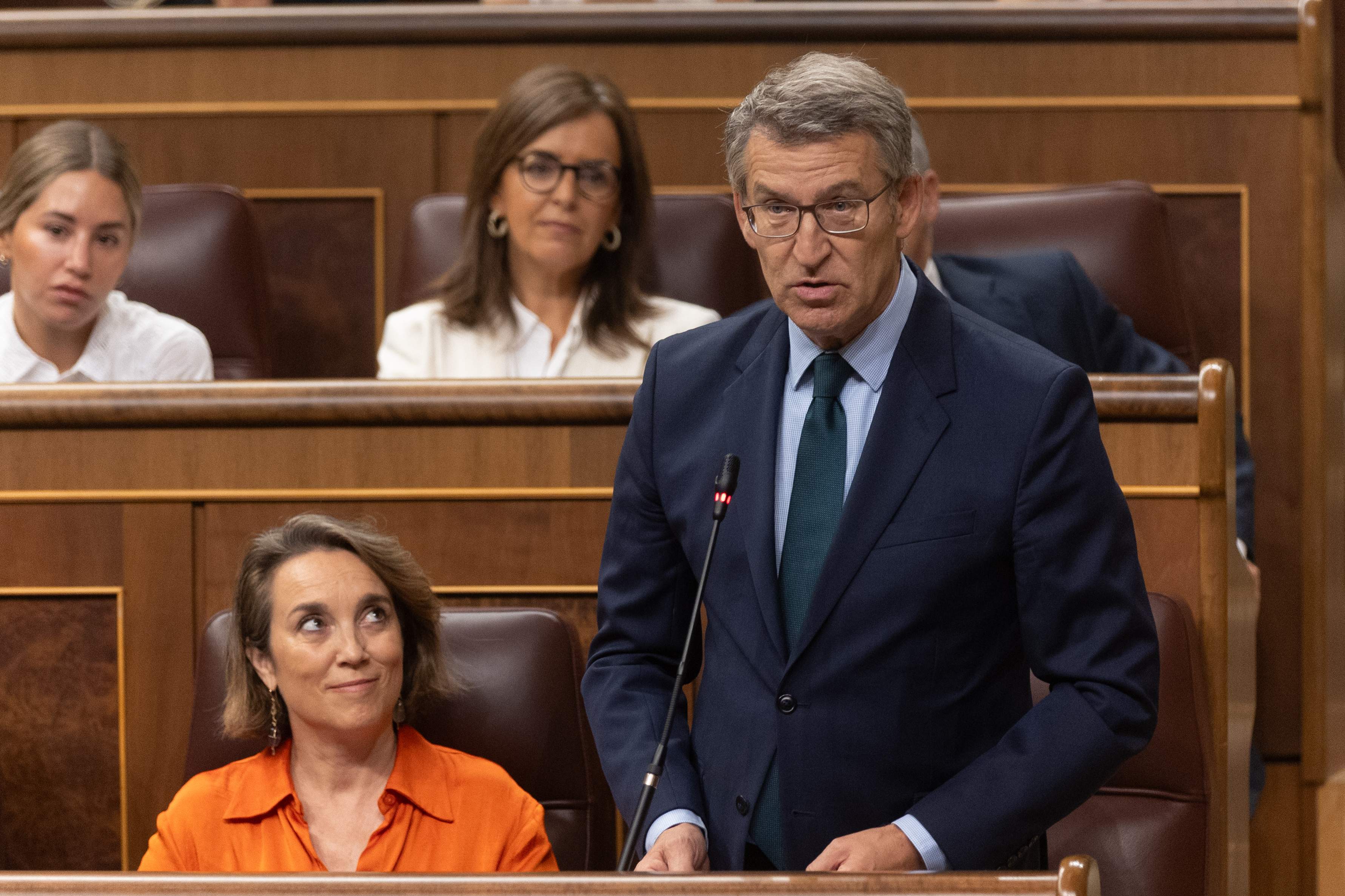 Feijóo manté l’ofensiva a Sánchez, malgrat l’acord pel CGPJ, i exigeix explicacions pel ‘cas Begoña’