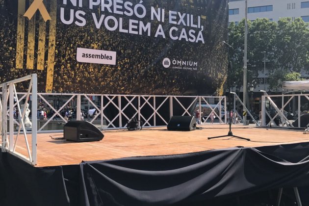 8 mesos jordis plaça catalunya - A. Solé 8 mesos jordis plaça catalunya - A. Solé