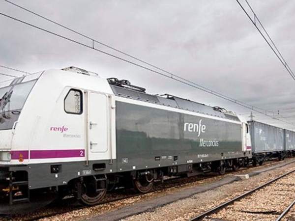 Tren de mercaderies operat per Renfe Tren de mercaderies operat per Renfe